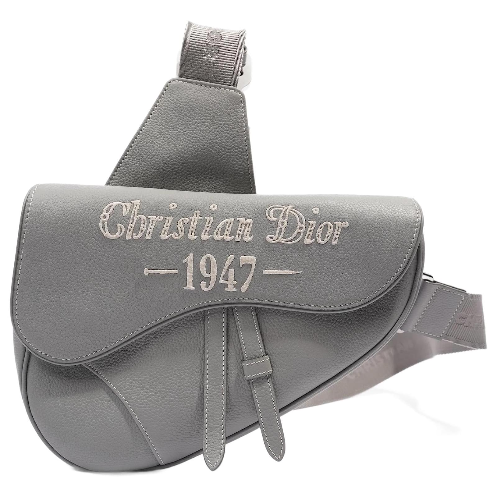 Christian Dior 1947 Saddle Bag Grey Leather OS ref.1031869 - Joli Closet