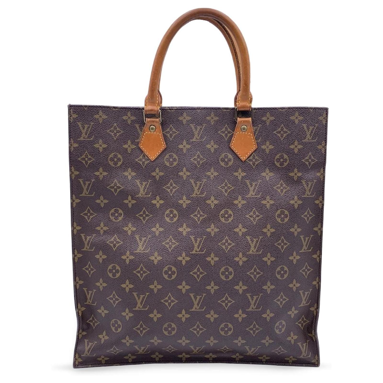 Louis Vuitton e Brown Cloth ref.982032 - Joli Closet