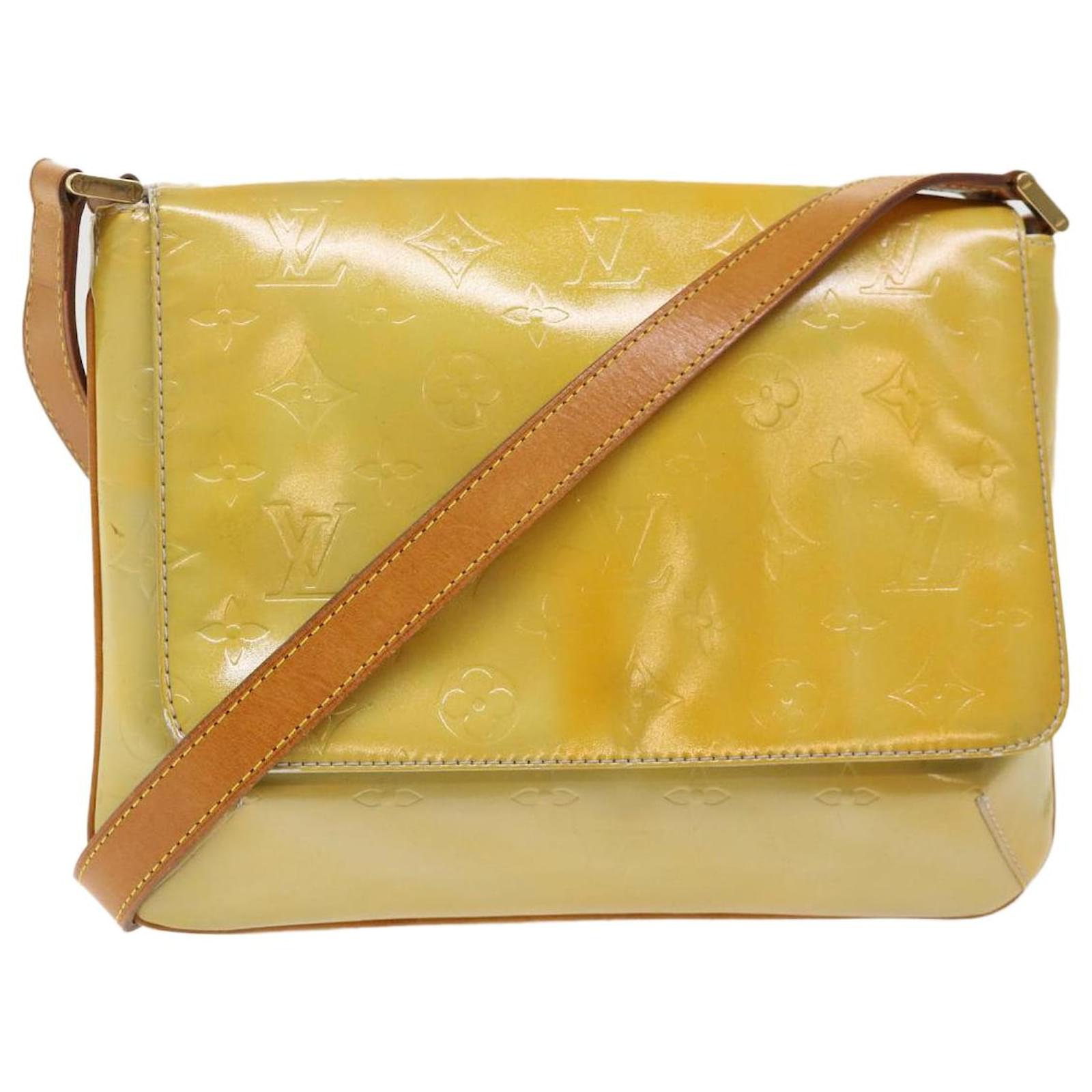 LOUIS VUITTON Vernis Thompson Street Shoulder Bag Gris M91008 LV Auth 49912  Patent leather ref.1032507 - Joli Closet