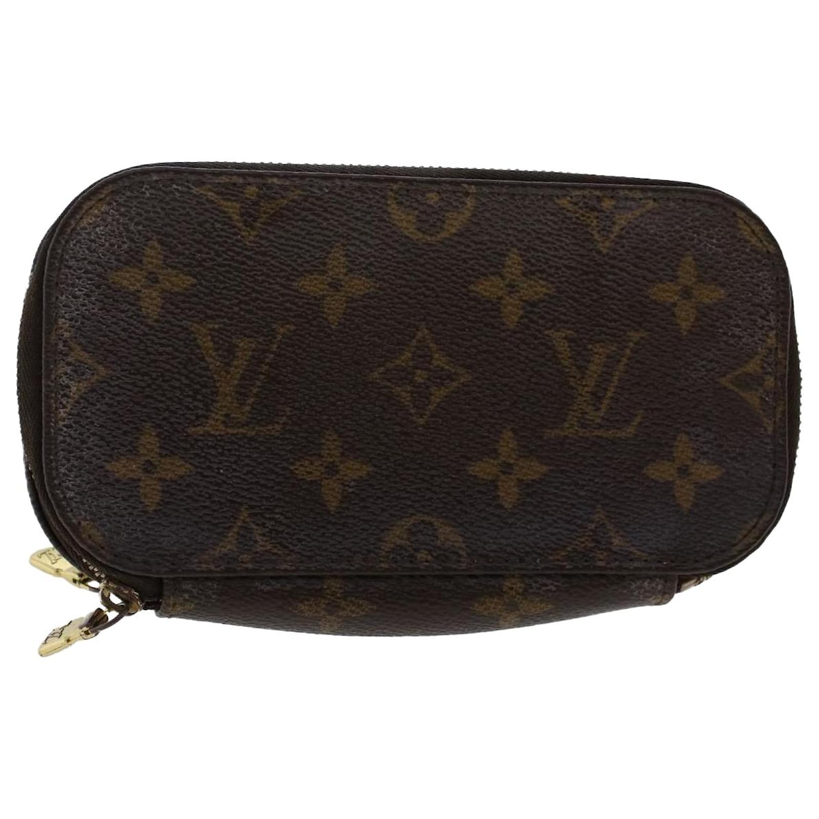 Shop Louis Vuitton MONOGRAM Cosmetic pouch (M47515) by Materialgirl