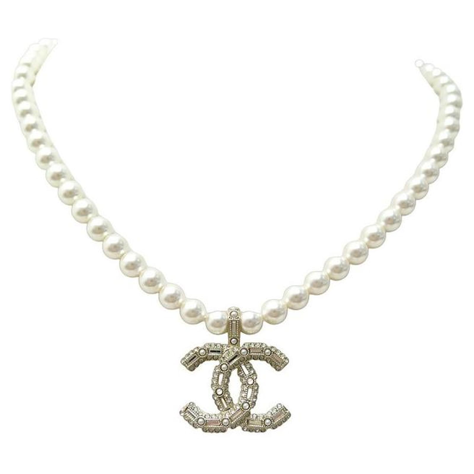 Necklaces Chanel New Chanel CC Logo Pearl Necklace 35/45 Gold Metal Pearls Necklace