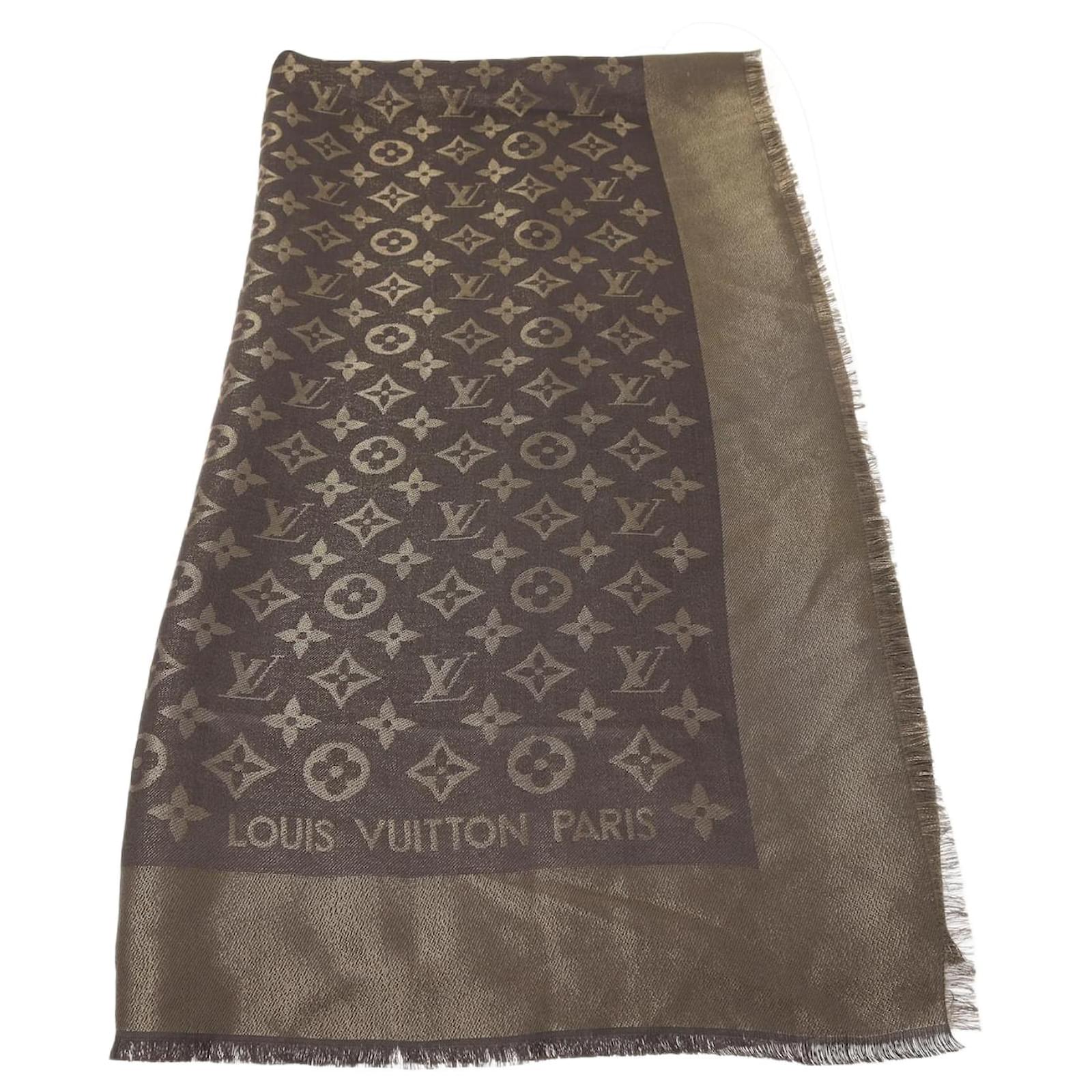 Second hand Louis Vuitton Scarves - Joli Closet