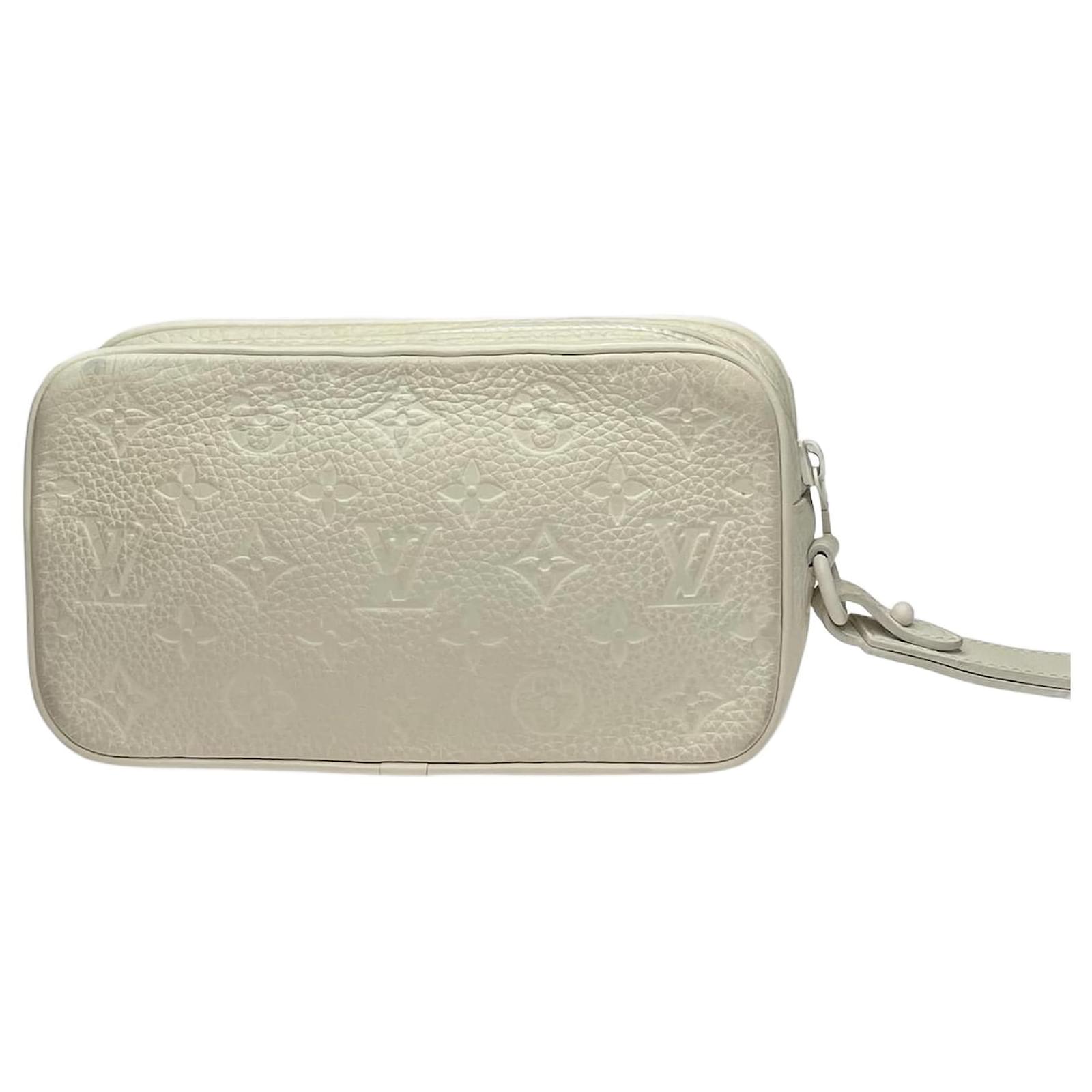 Louis Vuitton White Monogram Taurillon Volga Leather ref.1036203 - Joli  Closet