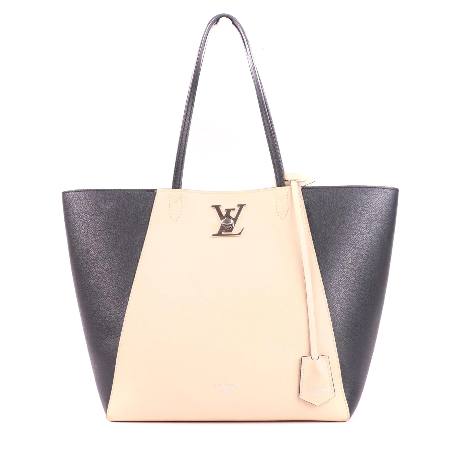 Twist LOUIS VUITTON Handbags Lockme Beige Leather ref.1037501 - Joli Closet