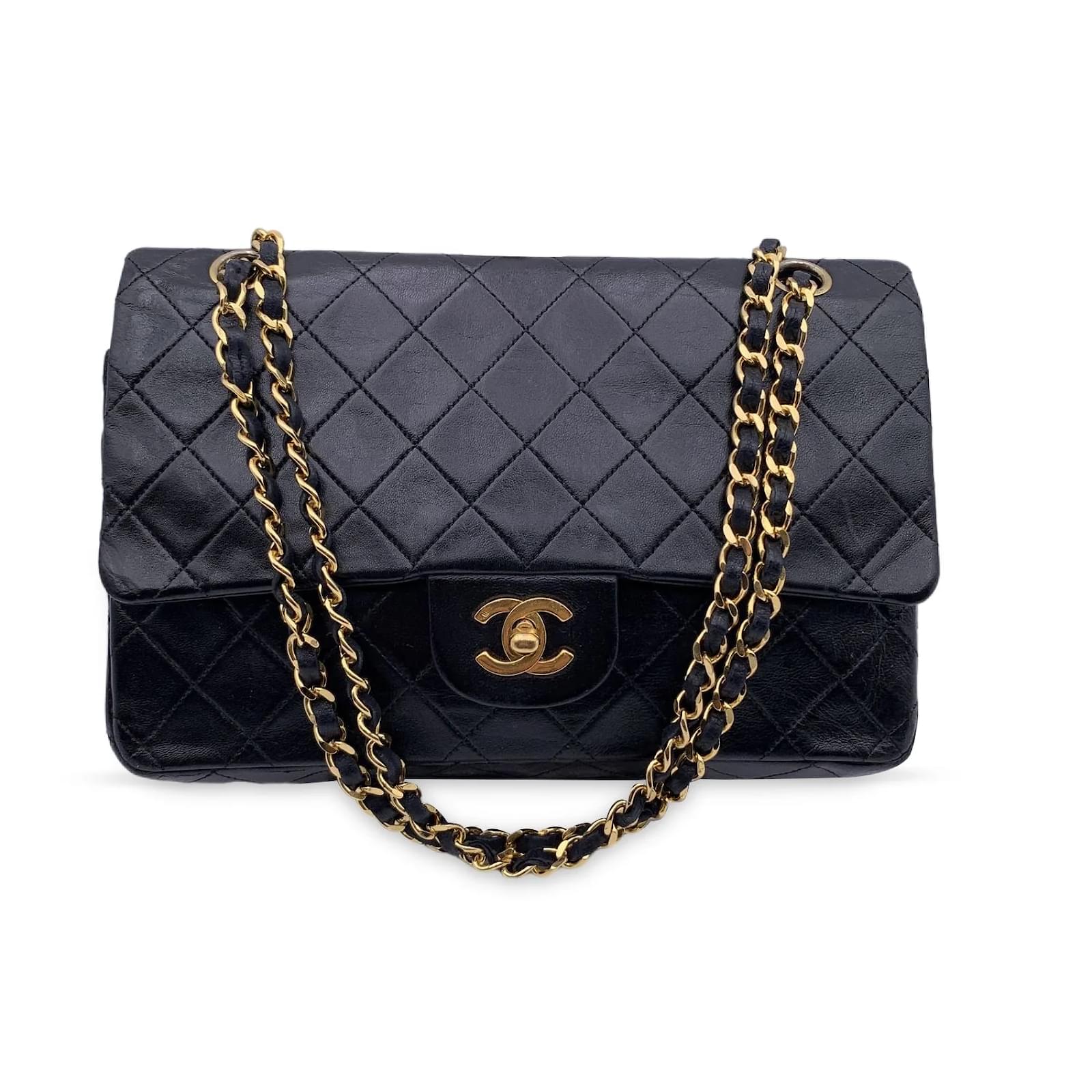 Chanel Shoulder Bag Vintage Timeless/classique Black Leather ref.1037692 -  Joli Closet