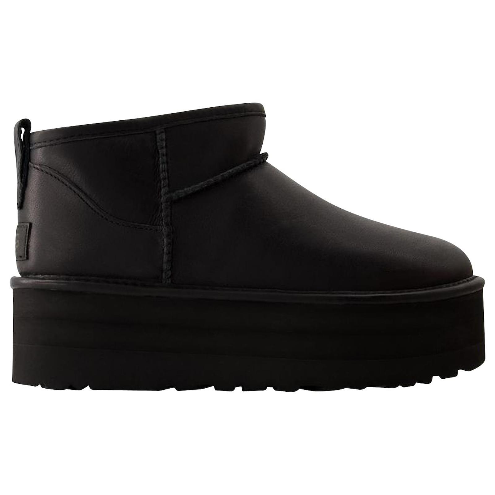 Botins Classic Ultra Mini Plataforma Ugg Couro Preto ref