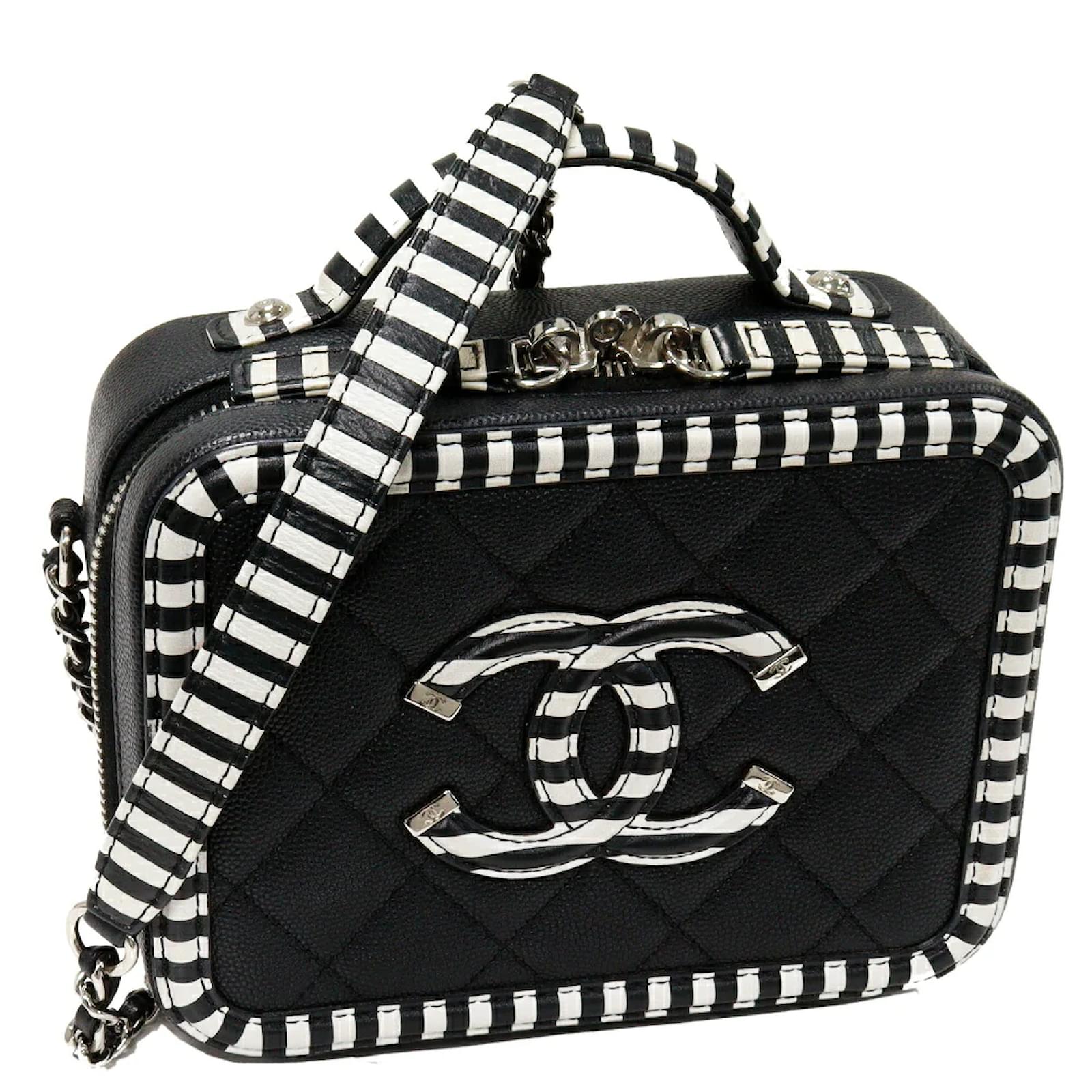 Handbags Chanel CC Caviar Filigree Vanity Case