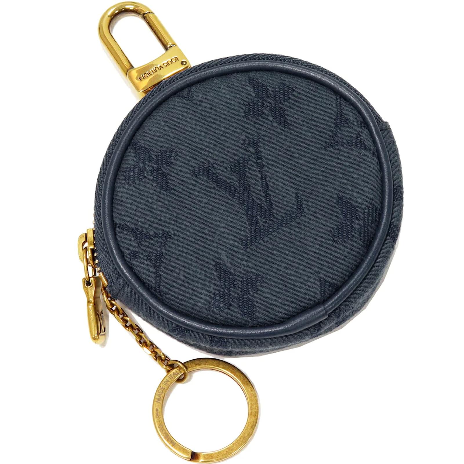 Louis Vuitton Round Coin Purse, Women's Fashion, Bags & Wallets, Purses &  Pouches on Carousell