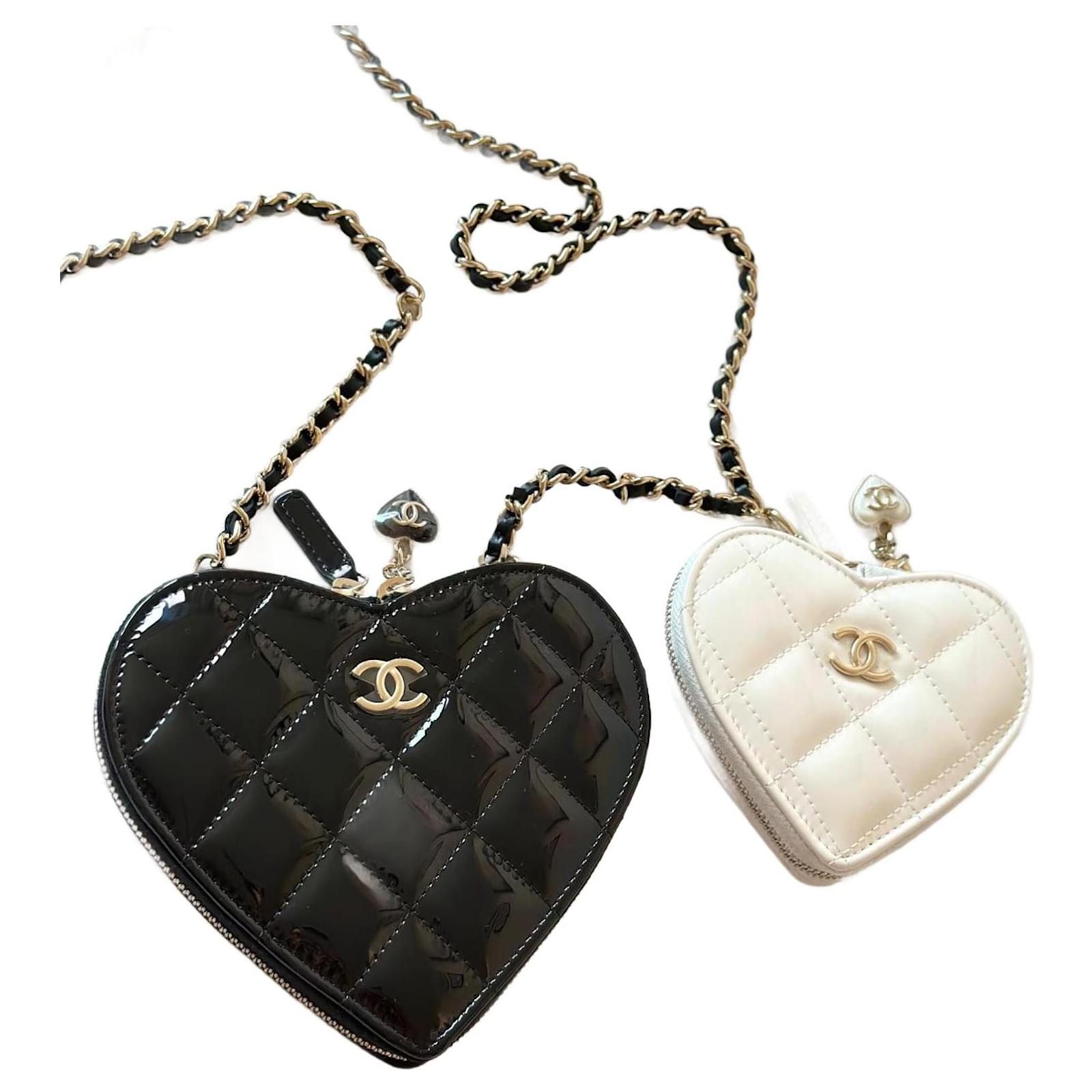 Wallet On Chain Chanel heart mini bags Black White Patent leather  ref.1042705 - Joli Closet