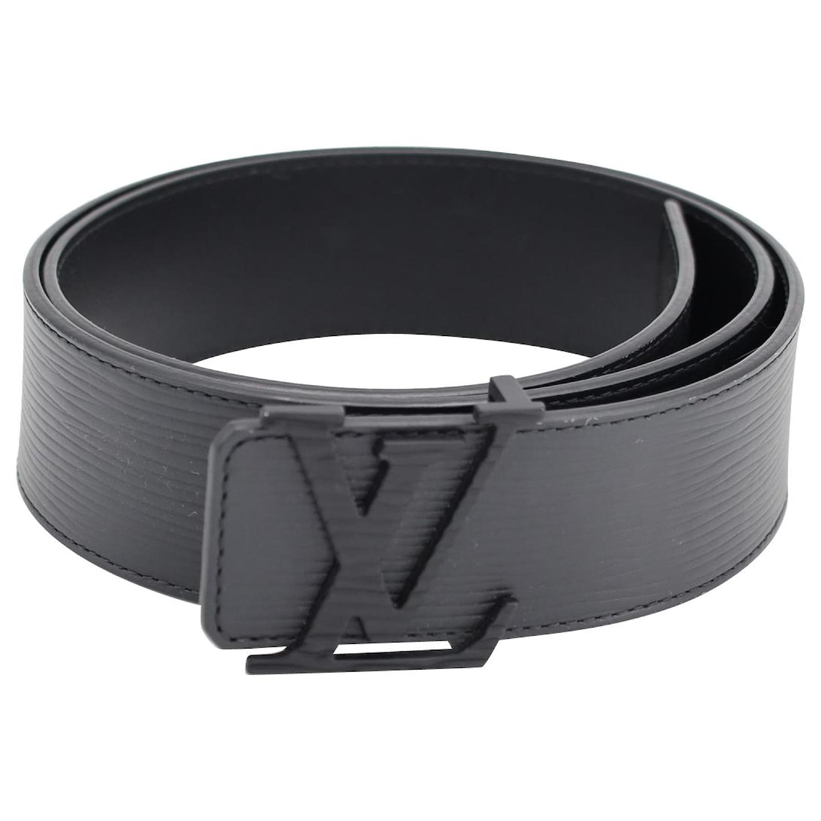 Cinturón Louis Vuitton LV Initiales en piel Epi negra Negro Cuero  ref.1043564 - Joli Closet