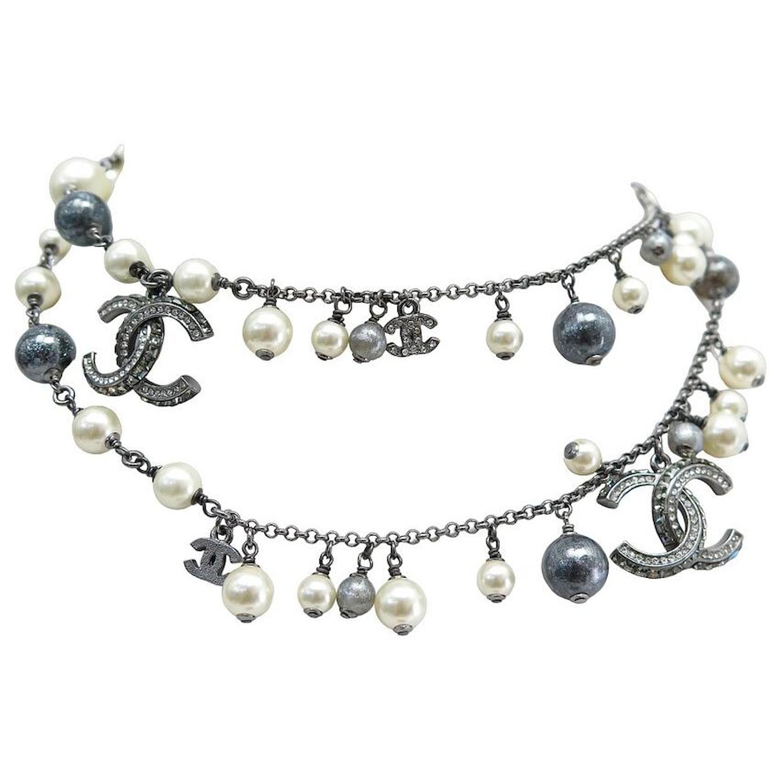 Chanel Pre-Owned Cc Faux Pearl Necklace in Metallic