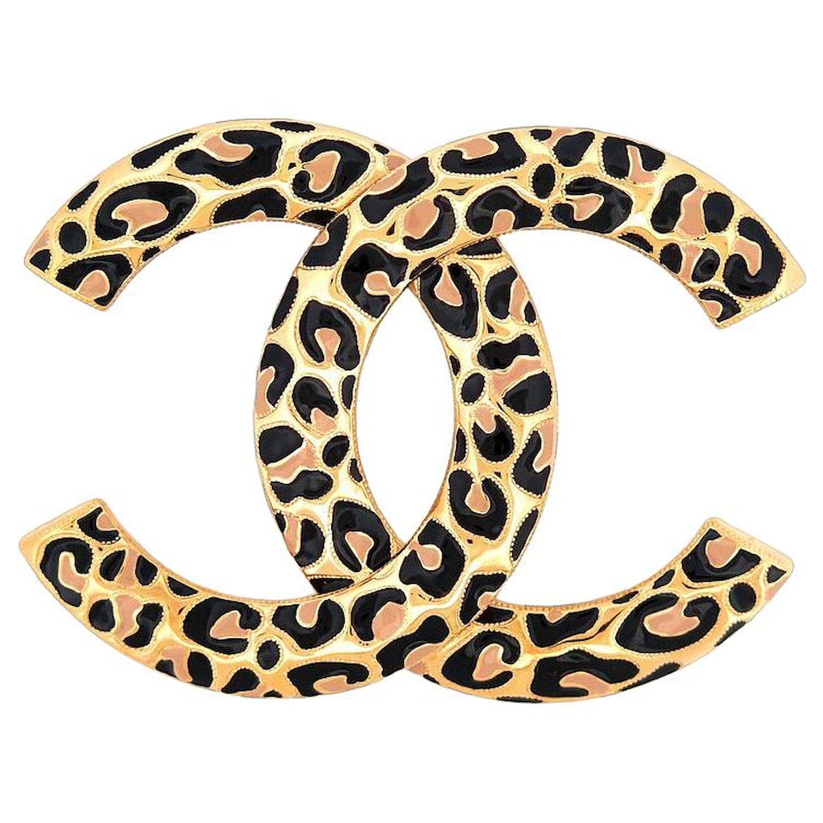 NEW CHANEL LOGO CC PANTHER BROOCH IN GOLD METAL NEW GOLDEN PANTHER BROOCH
