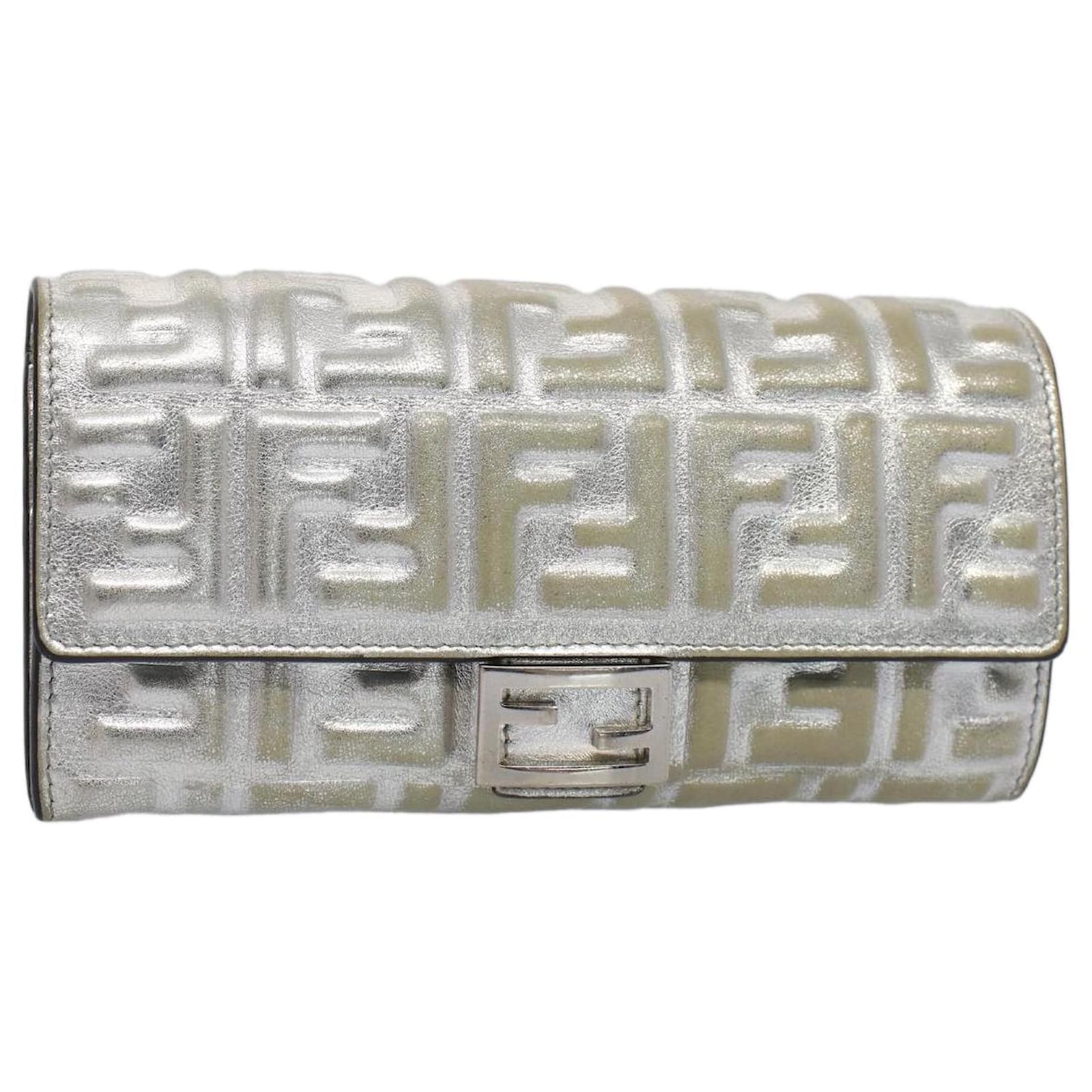 小物 FENDI Zucca Mamma Baguette Long Wallet FENDI Zucca Canvas Mamma Baguette Long Wallet Silver Auth 52170