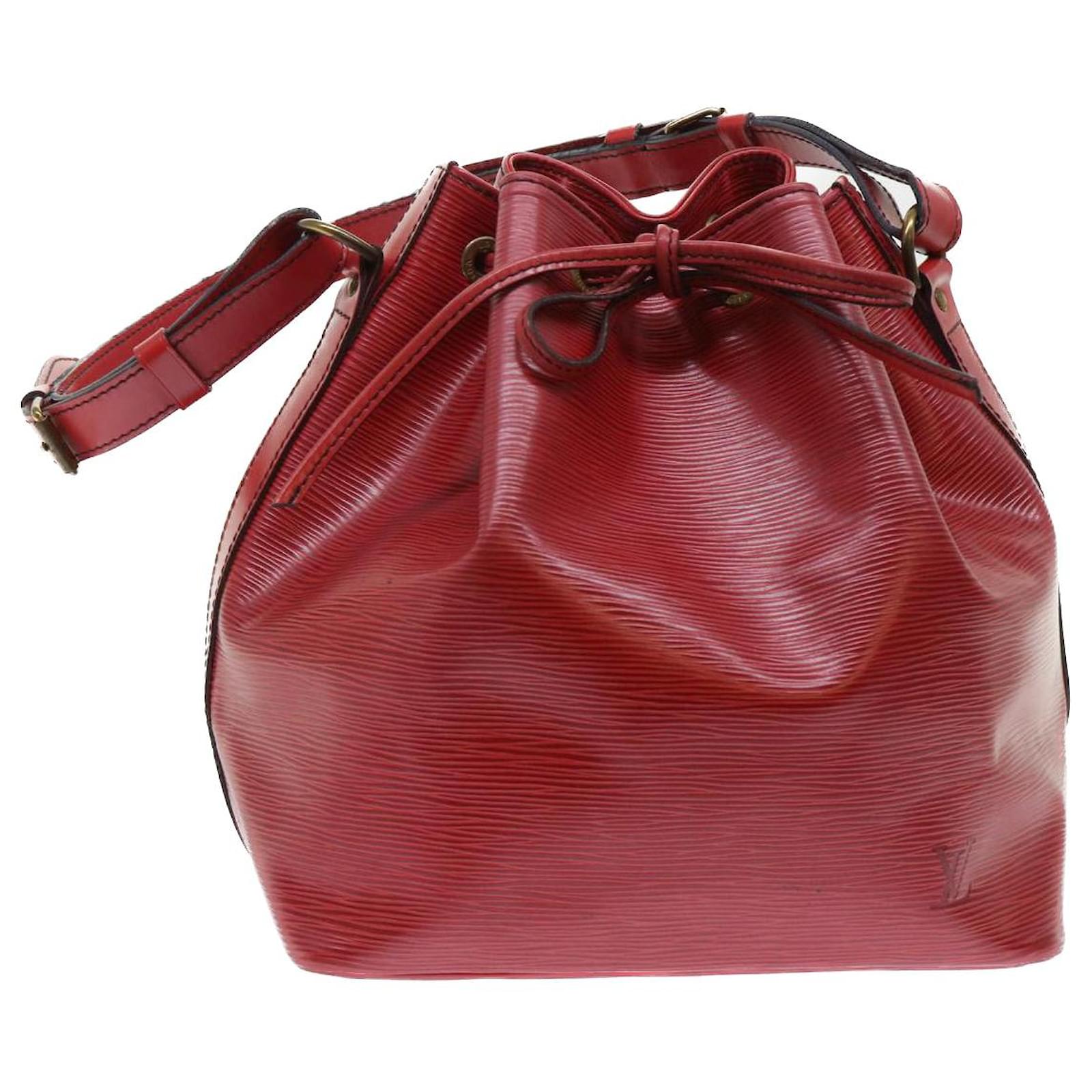 LOUIS VUITTON Petit Noe Used Shoulder Bag Red Epi M44107 France Vintag –  VINTAGE MODE JP