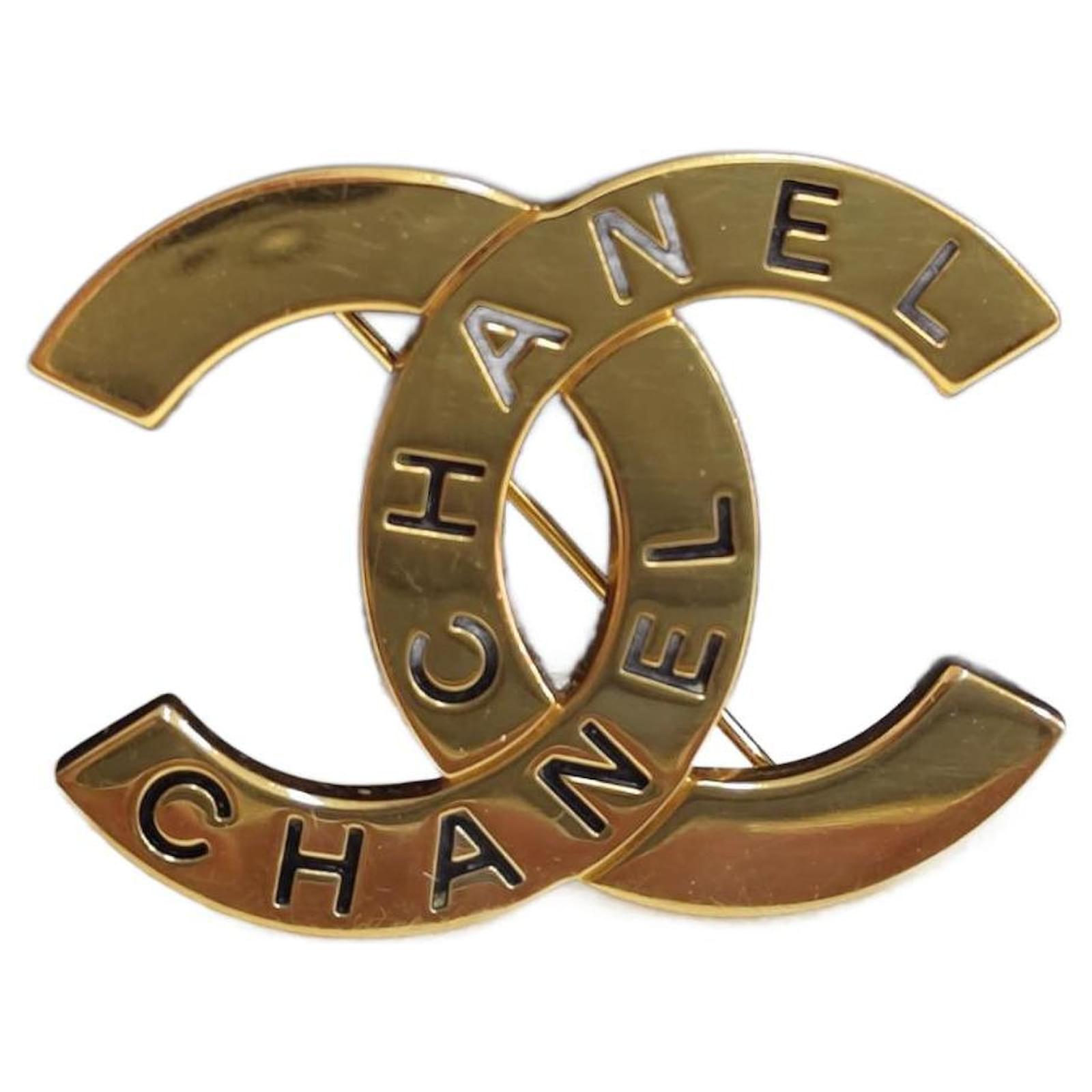 Chanel Vintage Pink Fuchsia Reindeer CC Logos Brooch Pin – OPA Vintage