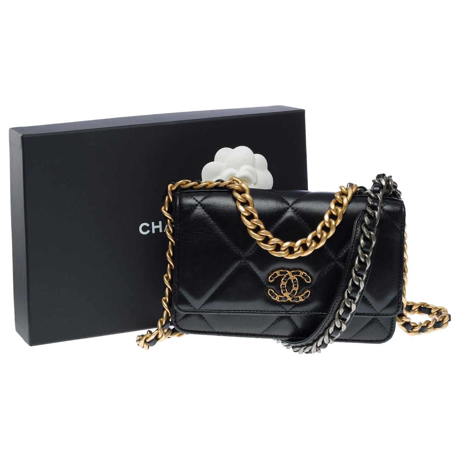 Misc Chanel Chanel Wallet on Chain Chanel Bag 19 in Black Leather - 101423
