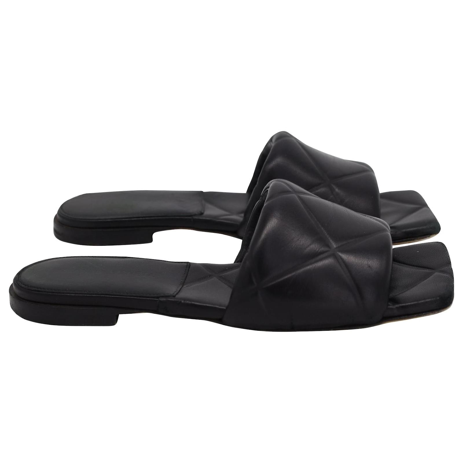 Bottega veneta black slides hot sale