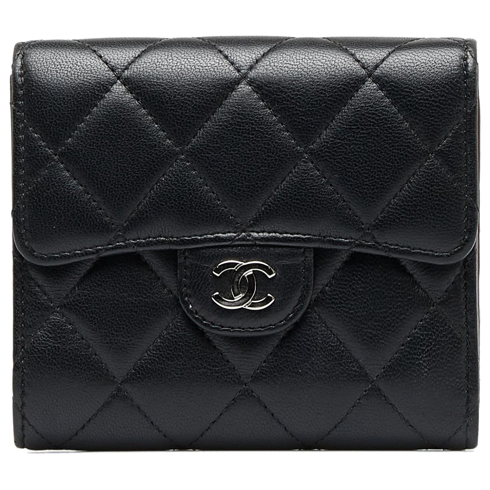 Chanel Black CC Flap Lambskin Wallet Leather ref.1057235 - Joli Closet