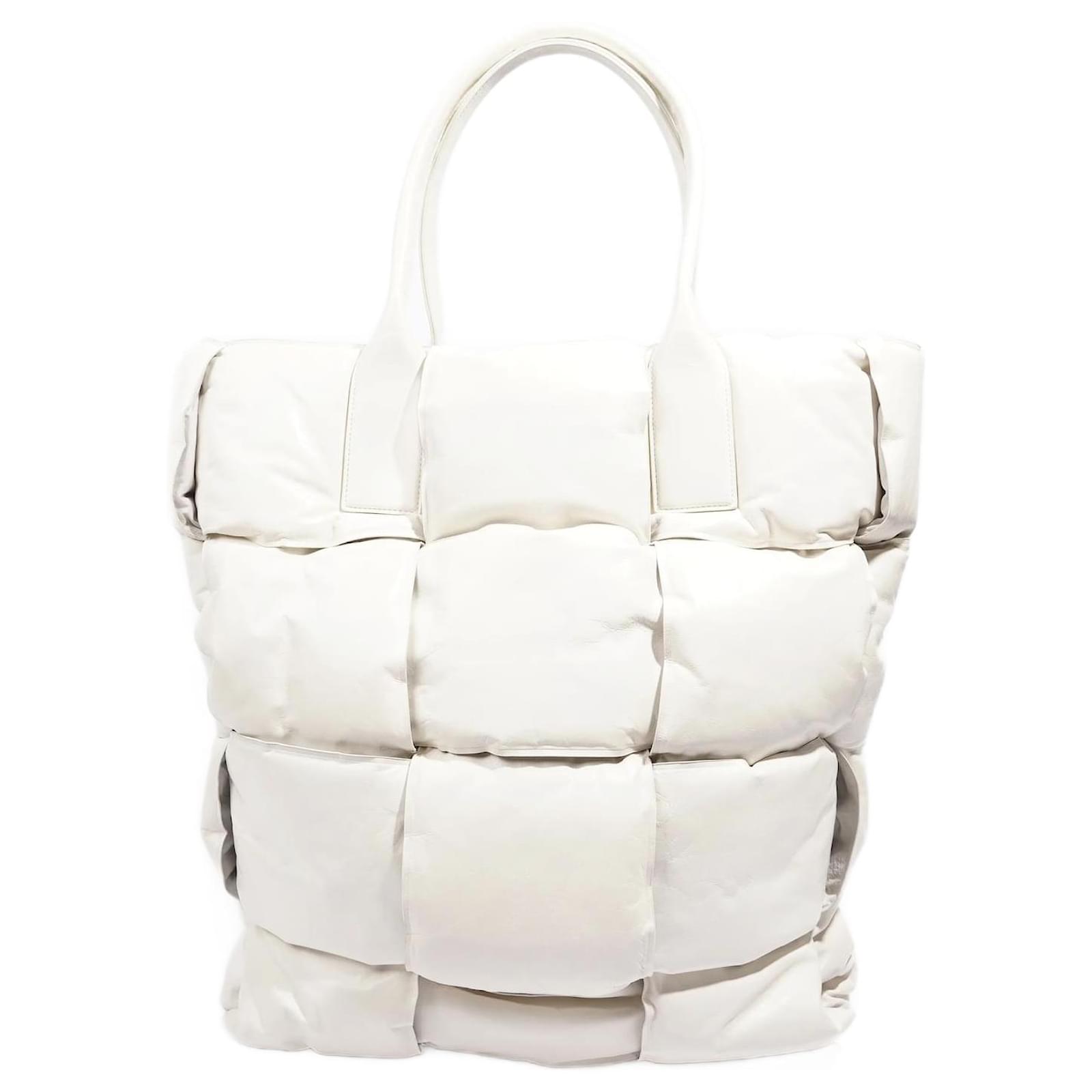 Handbags Bottega Veneta Bottega Veneta Padded Maxi Intrecciato XL Tote White Calfskin Leather XL