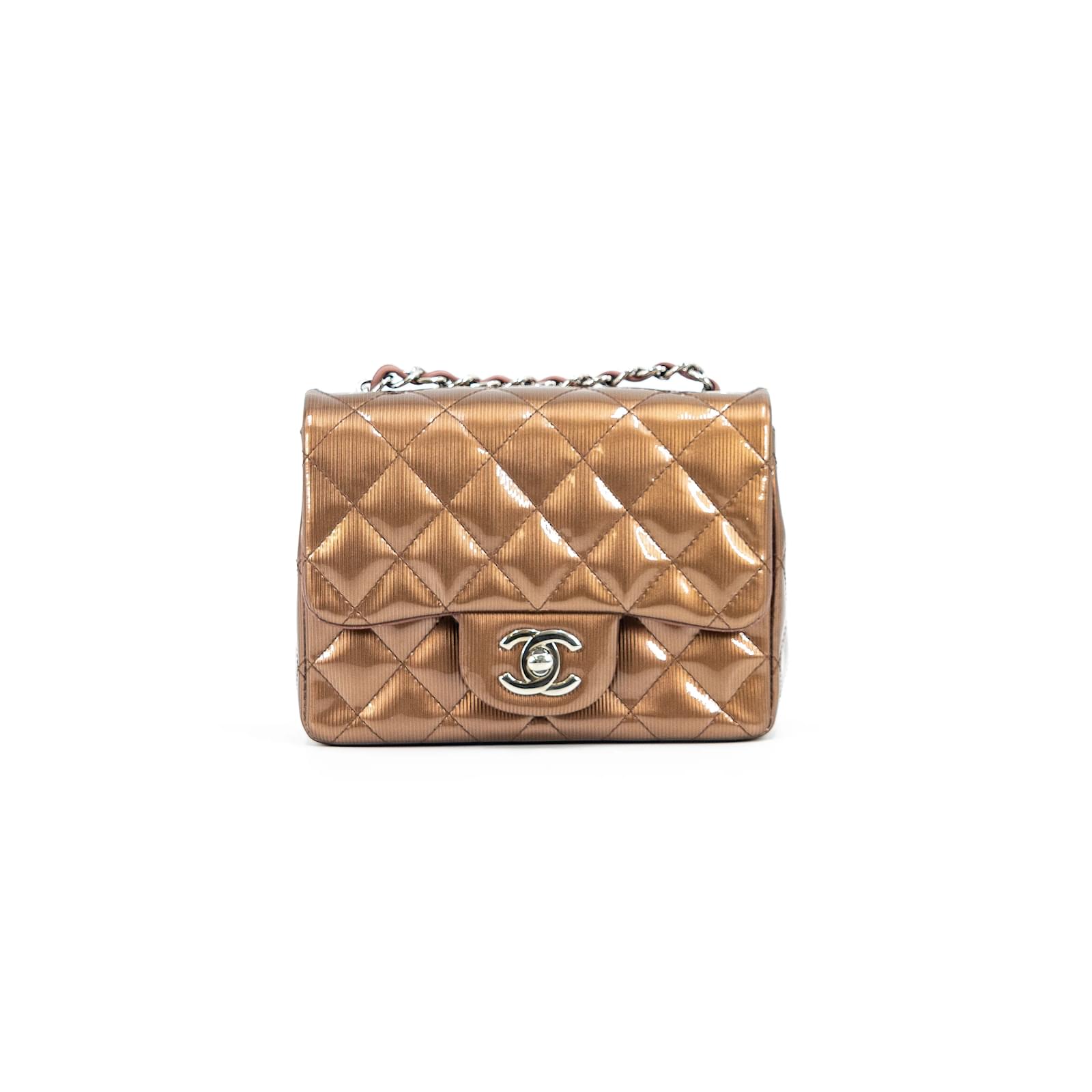 CHANEL ブラウンレザー バッグ Chanel Classic Mini Square Flap Bag Brown Leather Patent leather