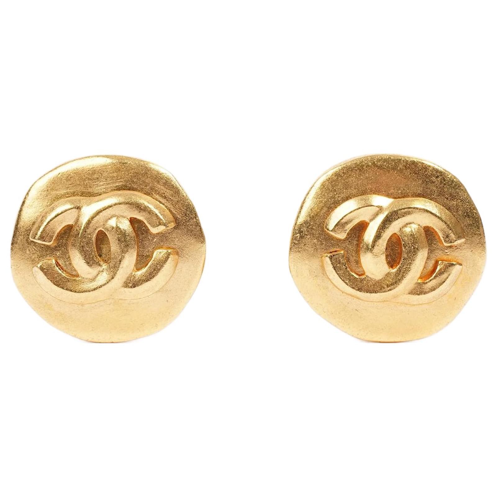 CHANEL COCO Mark Earring Gold CC Auth ar9579 Golden Metal ref