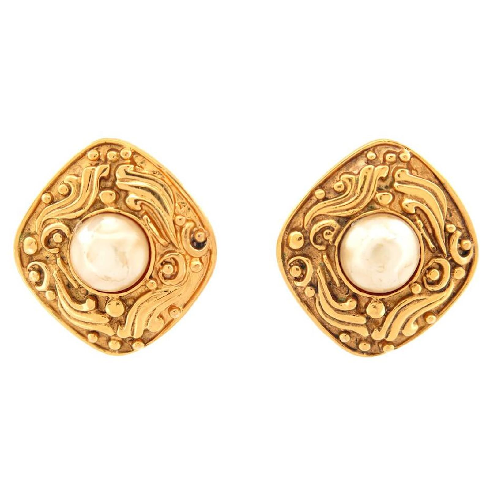No.3147-Chanel Gold Metal Drop Coco Mark Earrings – Gallery Luxe