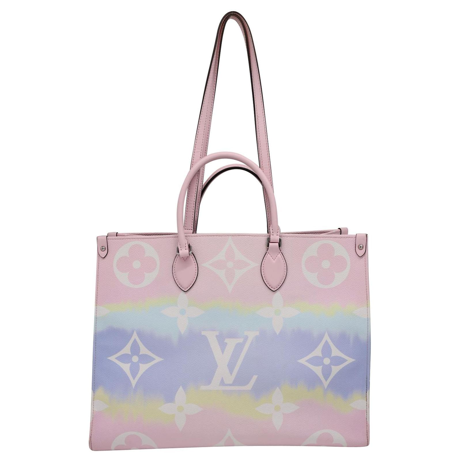 Bolsa Louis Vuitton Escale Monogram OnTheGo GM em tela revestida