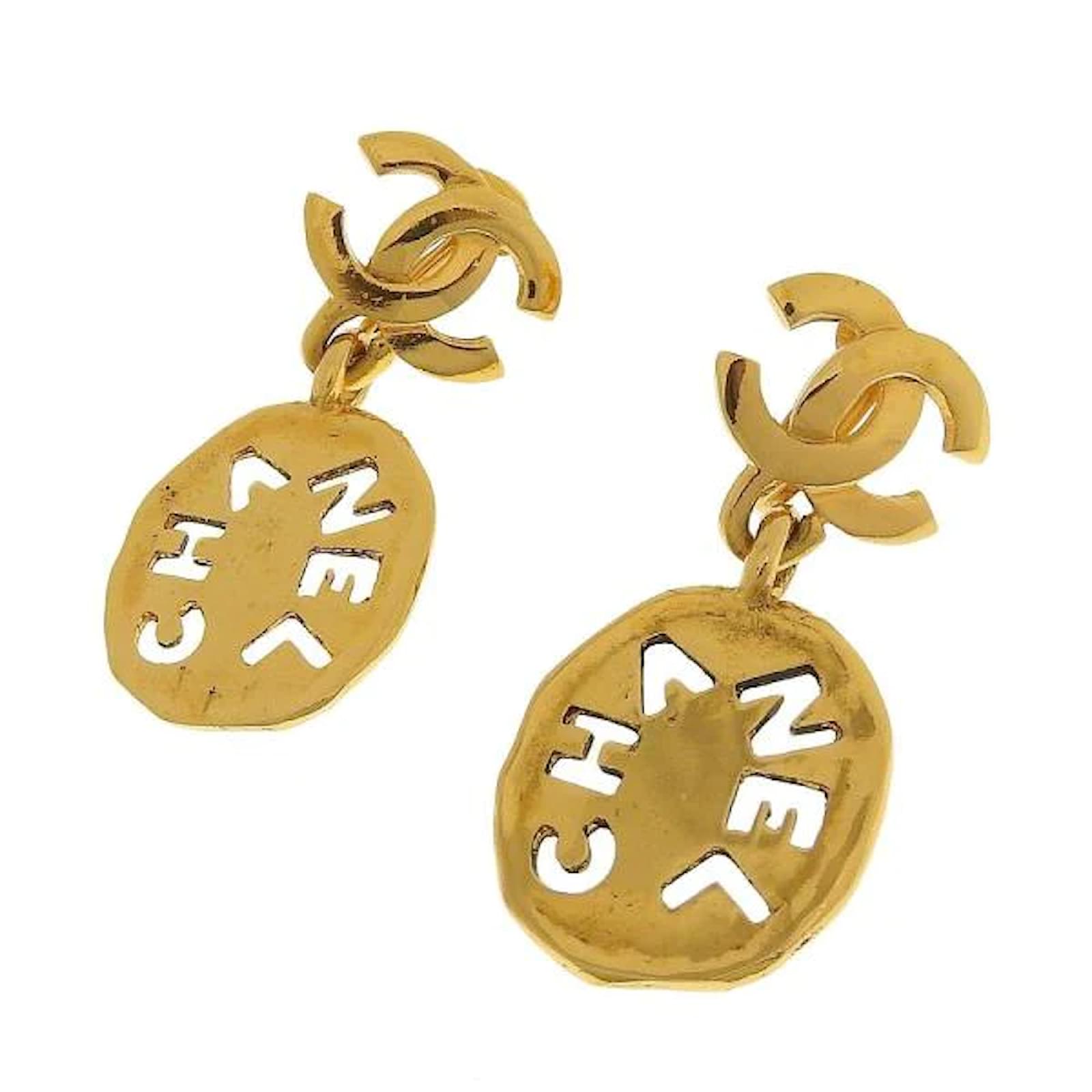 Chanel CC Cutout Logo Drop Earrings Golden Metal ref.1066781