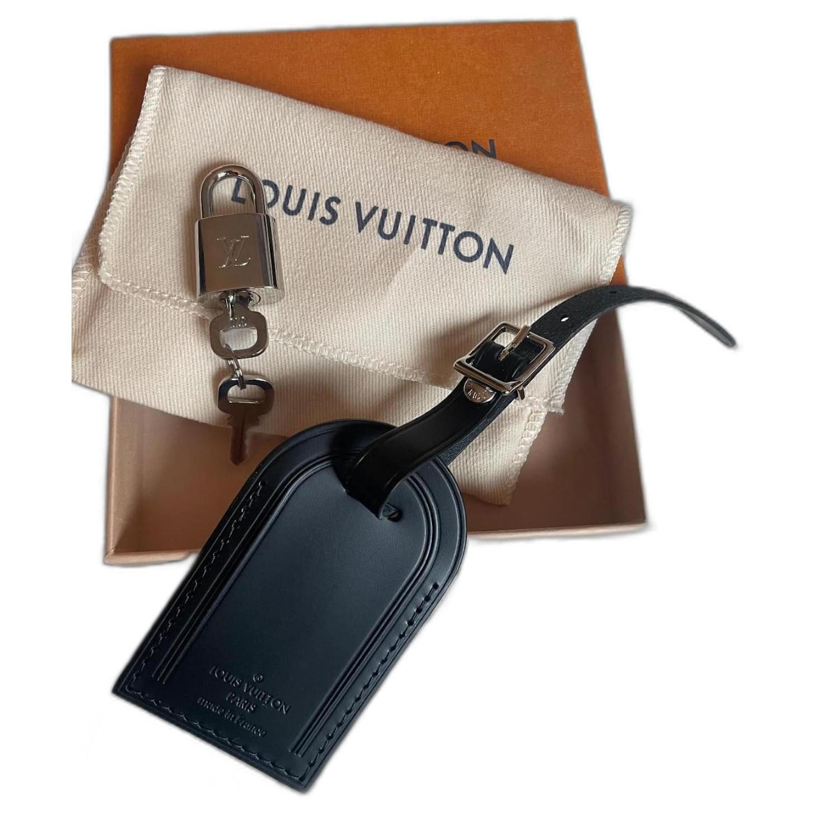 LV Luggage tag and locker