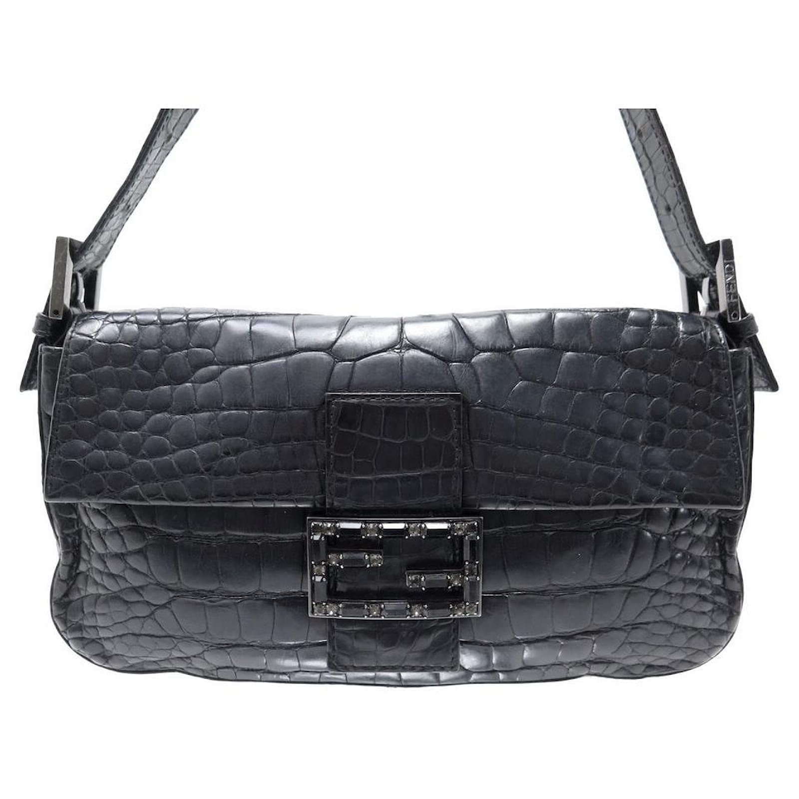 BOLSA FENDI BAGUETTE CROCODILO COM FECHO STRASS 8BR000 BOLSA DE MÃO PRETA  Preto Couros exóticos ref.1070861 - Joli Closet