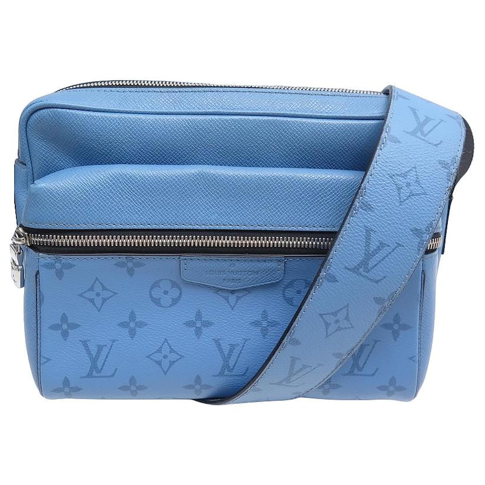 LOUIS VUITTON MESSENGER OUTDOOR M BAG30749 TAIGARAMA LEATHER