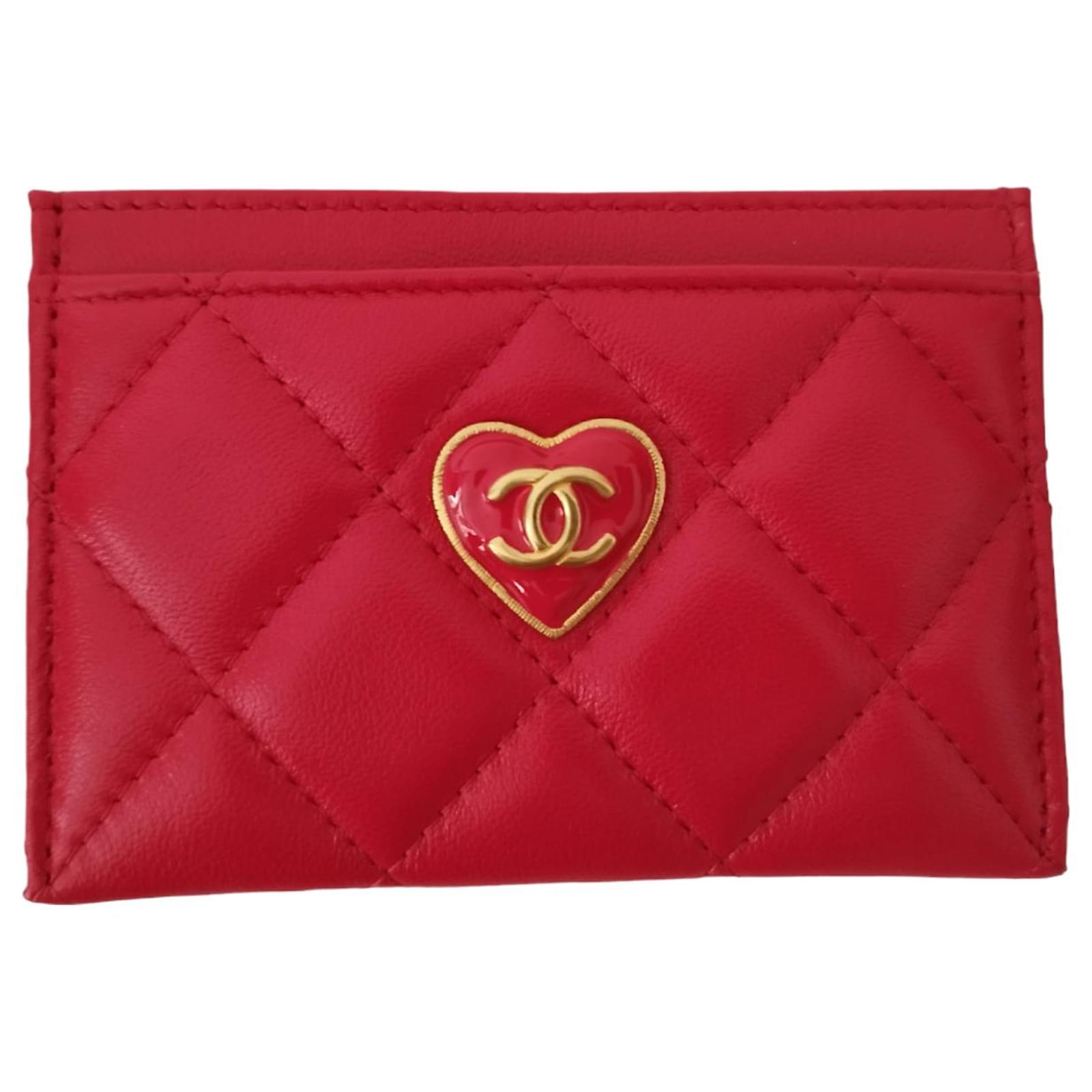 Porte Carte Chanel de la collection 23S Sweet Heart Cuir Rouge ref.1082978  - Joli Closet