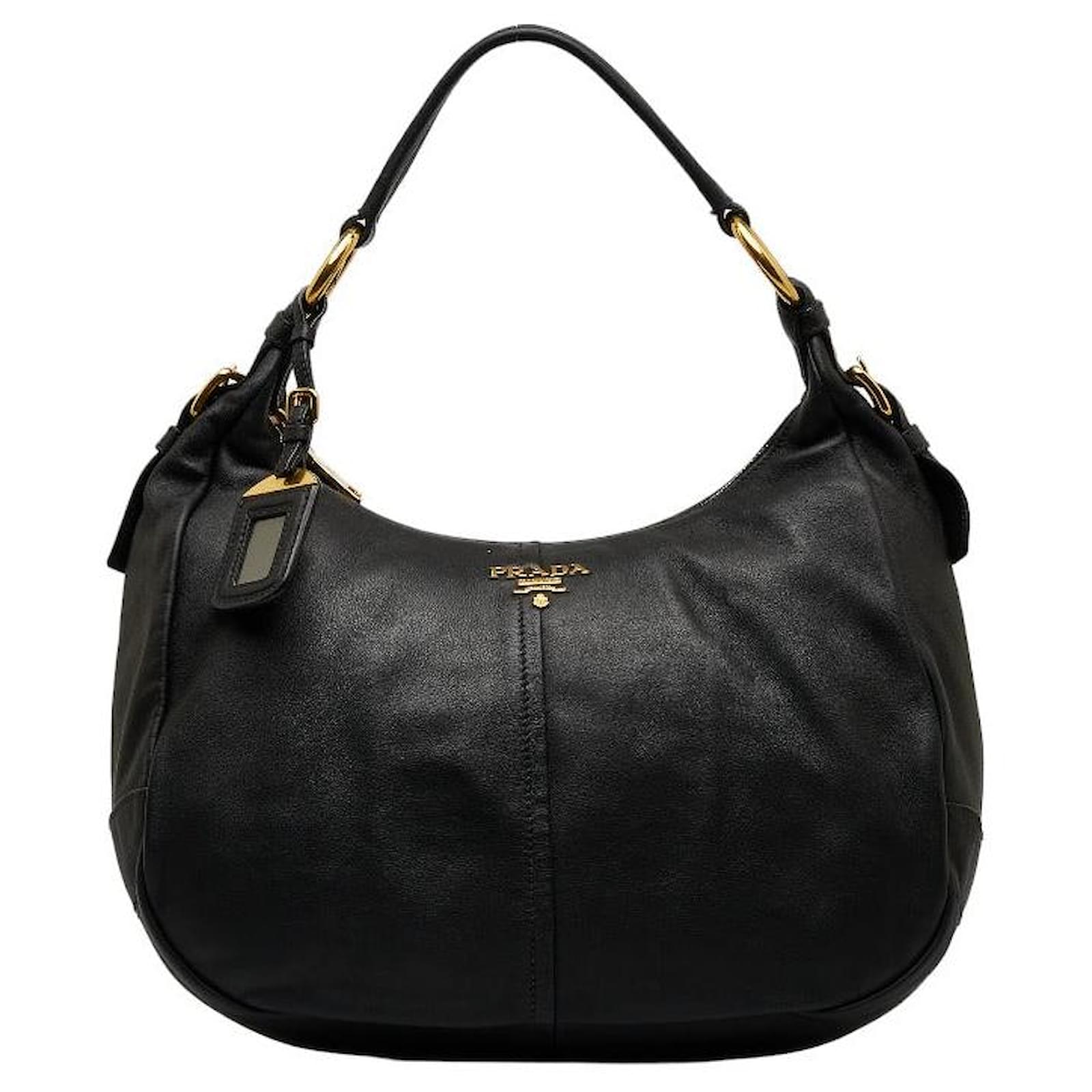 Prada Hobo Tasche aus Leder Schwarz Kalbahnliches Kalb ref.1084442 Joli Closet