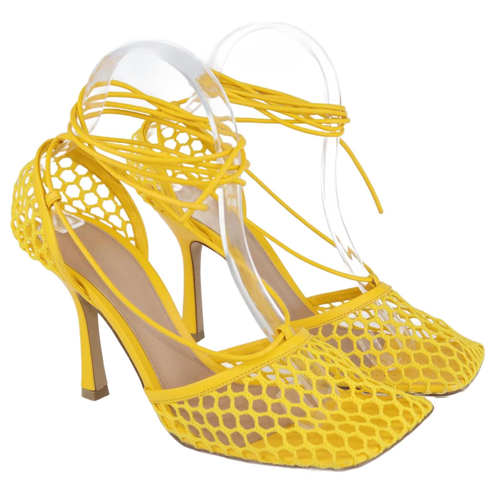Bottega Veneta Yellow Mesh Stretch 90 Wraparound Square Toe
