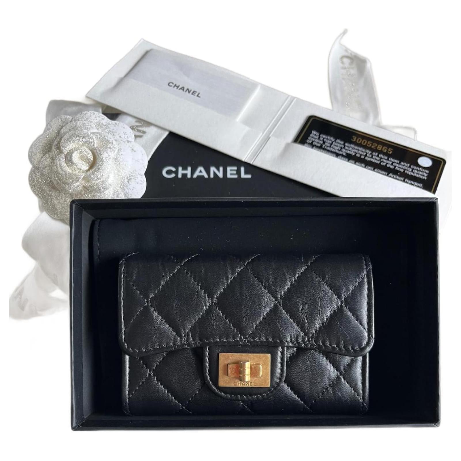 Chanel reissue card discount holder