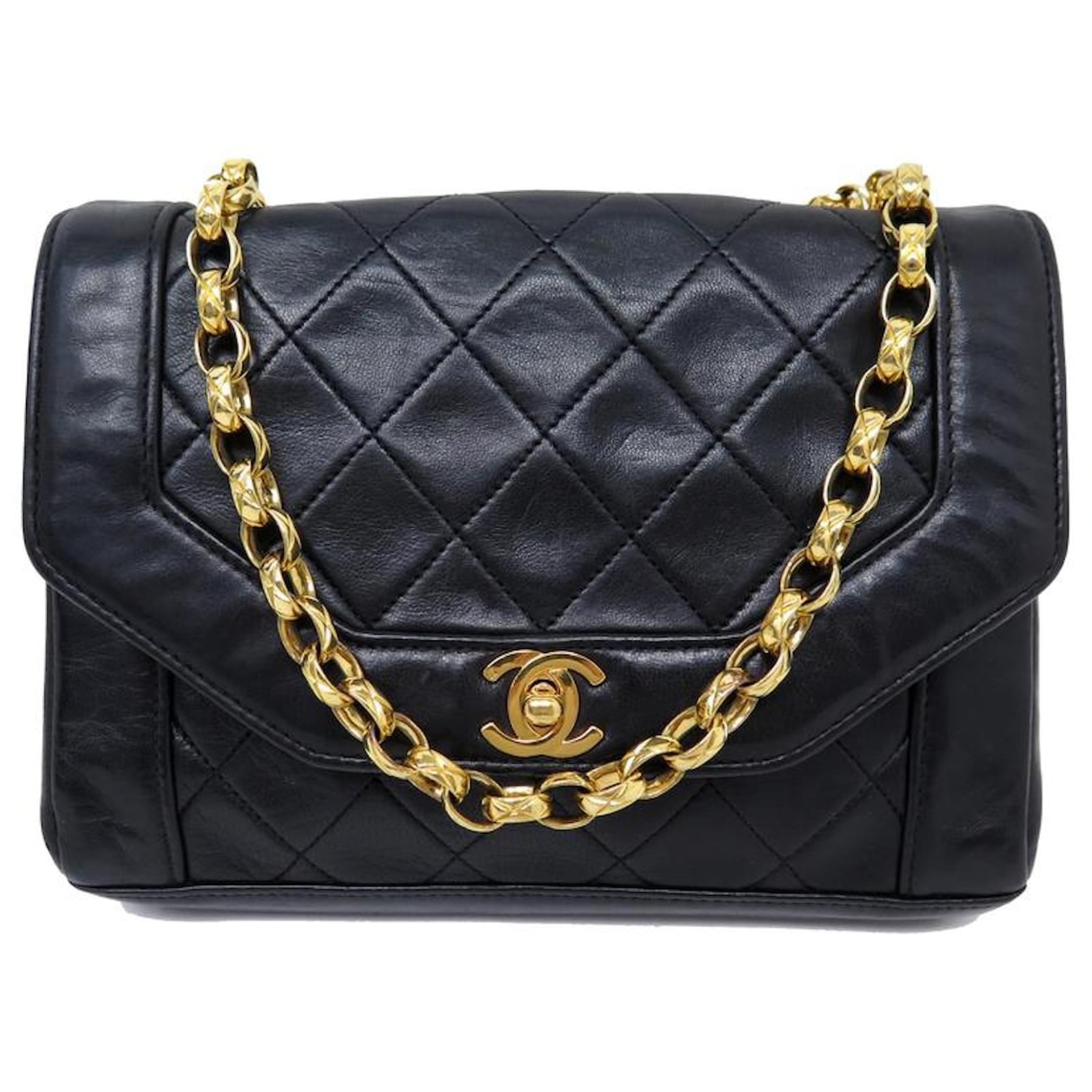 vintage-chanel-diana-handbag-timeless-flap-chain-crossbody-quilted-bag