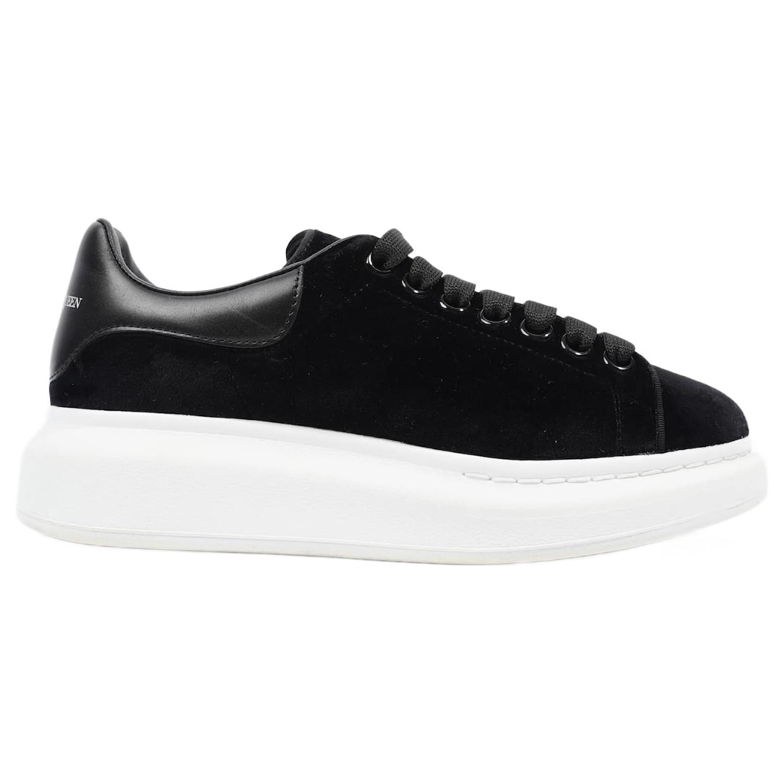 Alexander mcqueen trainers black suede online