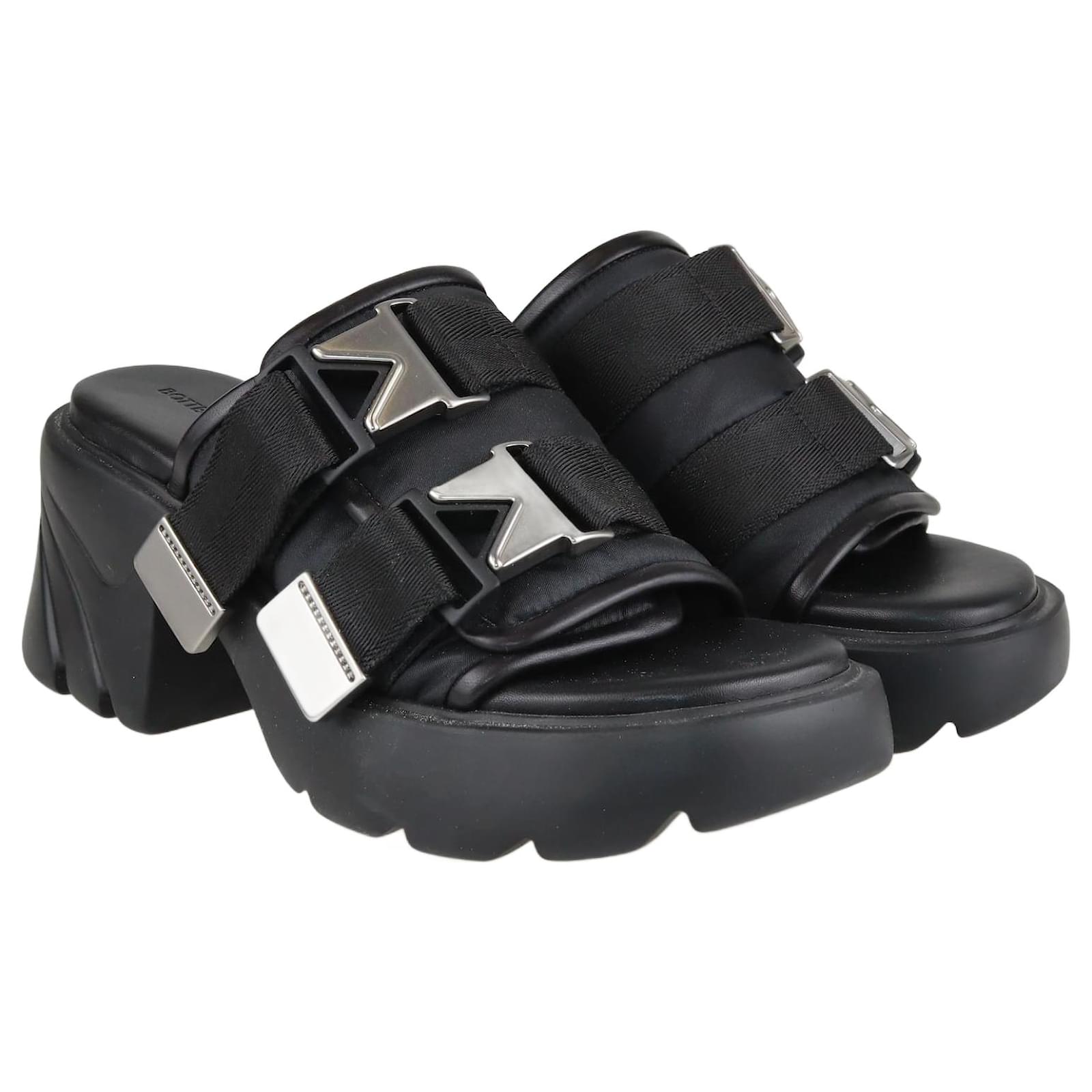【新品未使用】BOTTEGA VENETA Flash sandal フラッシュ Bottega Veneta's Flash Slide Sandal Is This Summer's It-Shoe