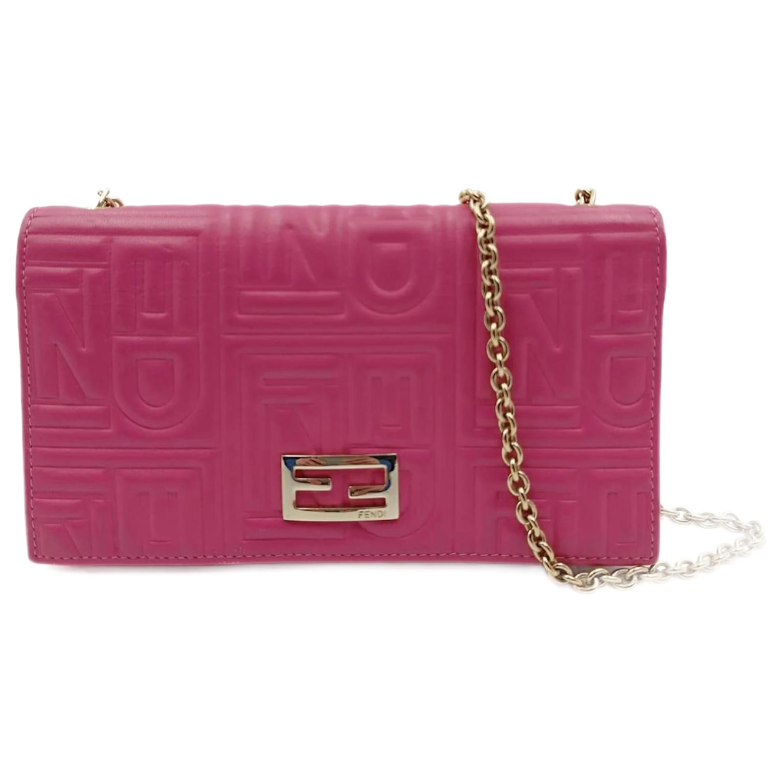 Fendi Fendi fuchsia leather wallet with chain Pink ref.1109043 Joli Closet