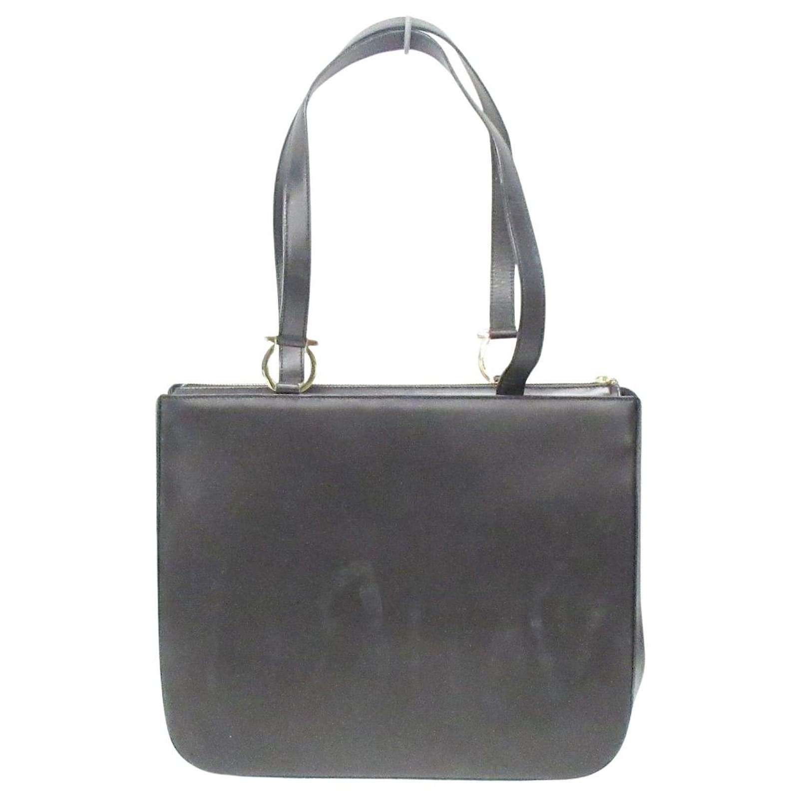 Salvatore Ferragamo Handbag EO-214829 Handbag Gancini leather Black Wo –  JP-BRANDS.com