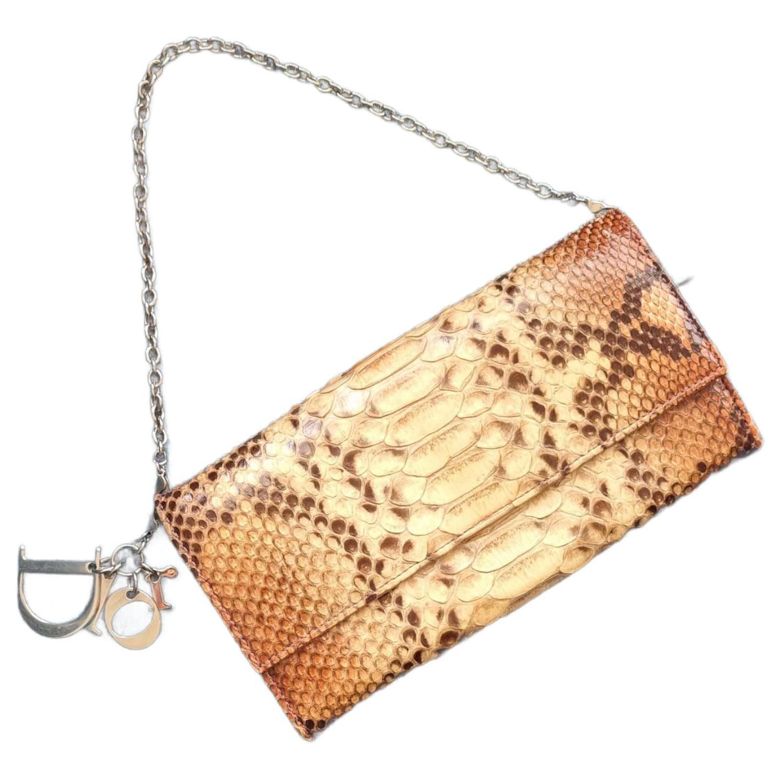 Pochette avec bandouli re Lady Dior