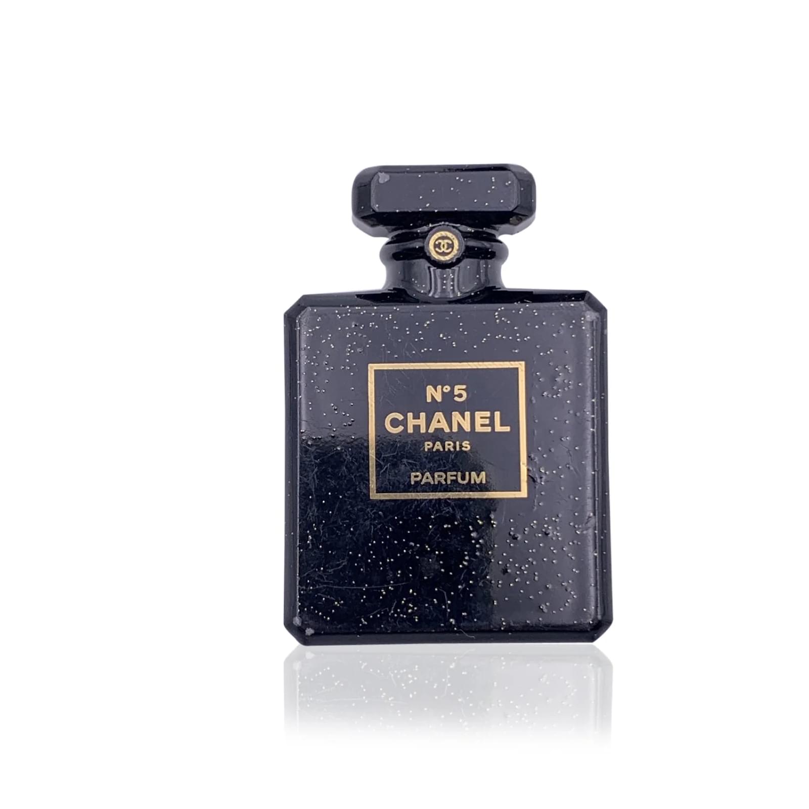 Spilla Chanel Nero Plastica ref.1124332 - Joli Closet
