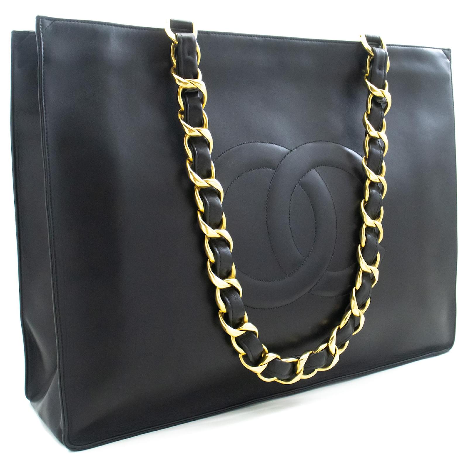 Bag with big discount chain