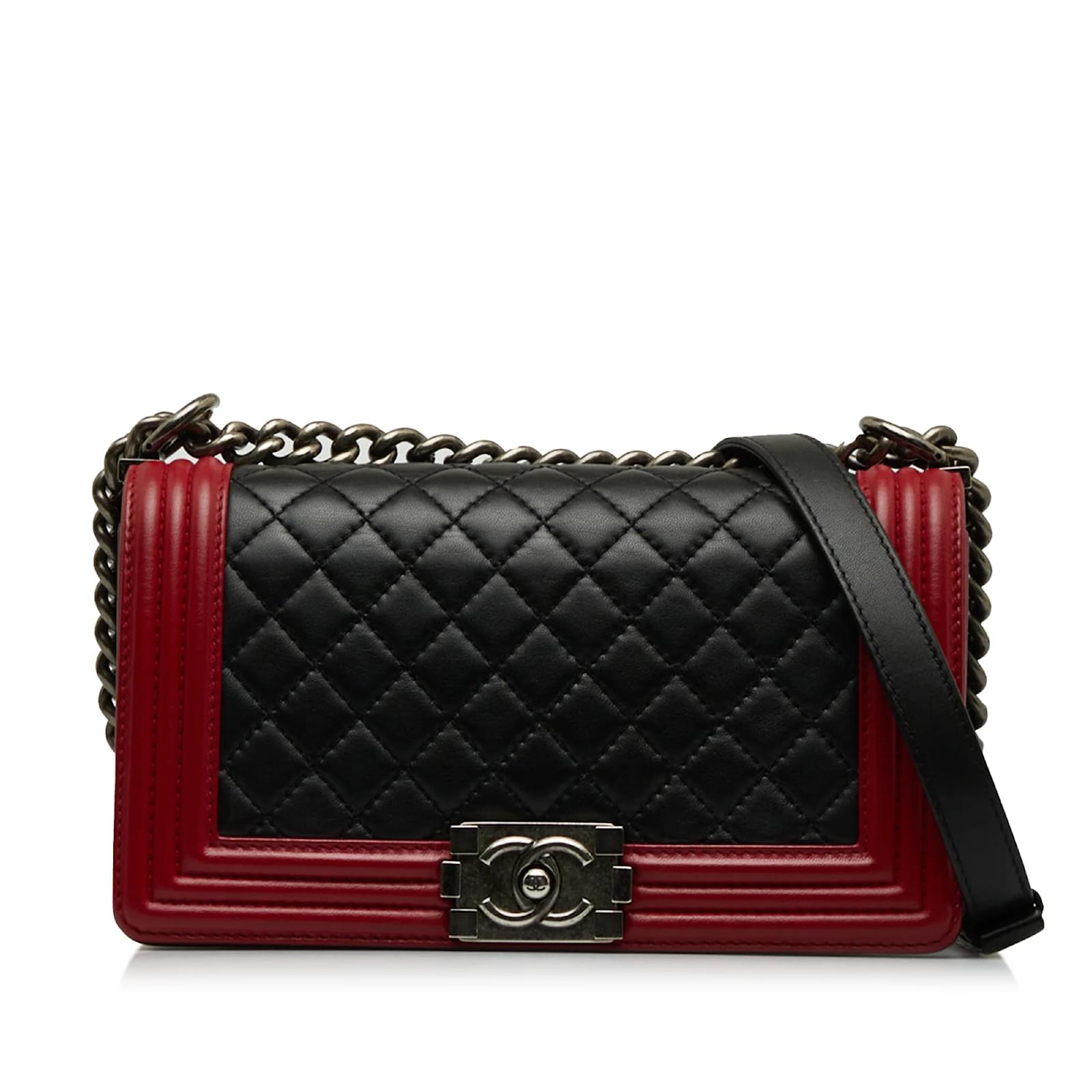 Chanel boy medium discount lambskin