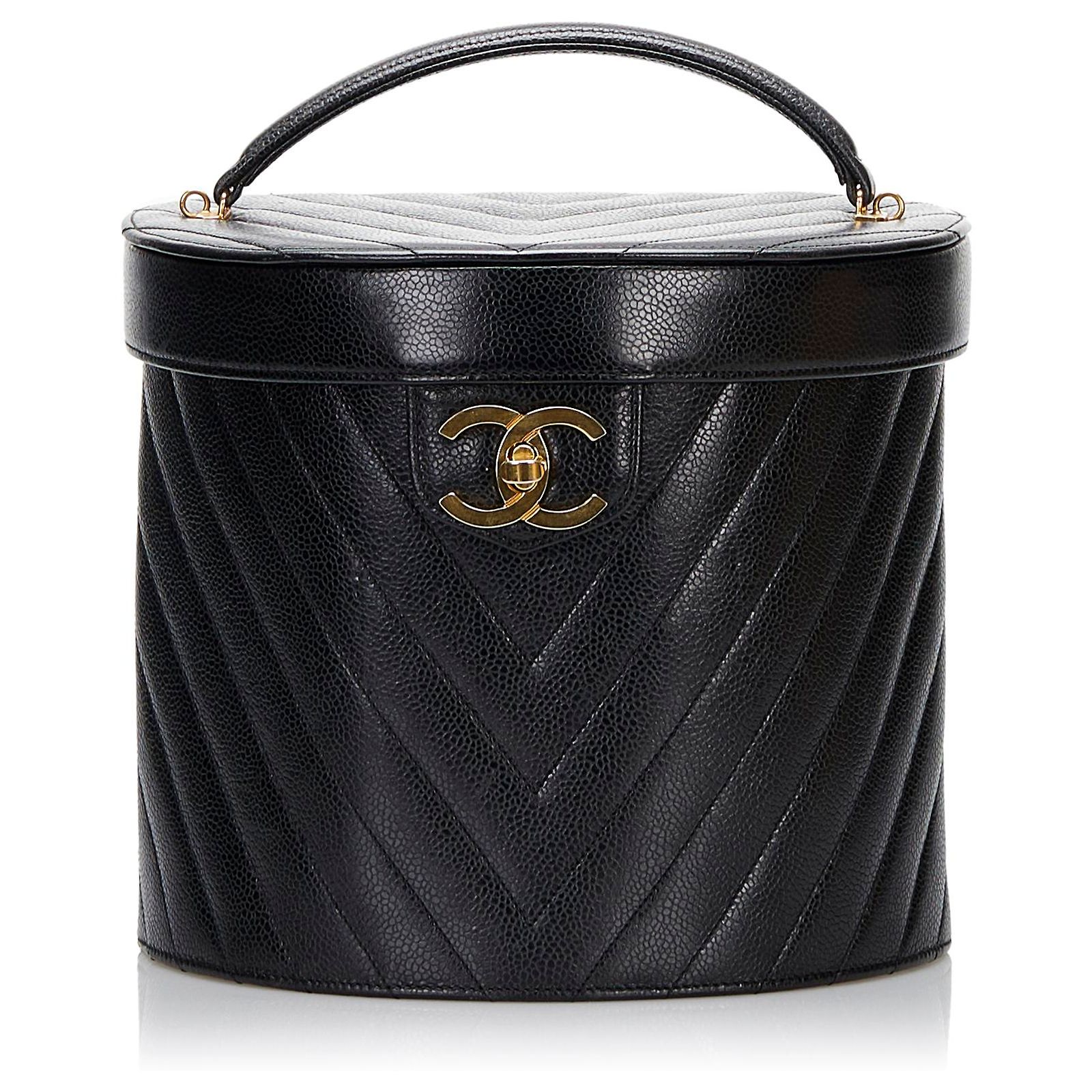 Chanel Black Caviar Chevron Vanity Case Leather ref.1154542 - Joli Closet