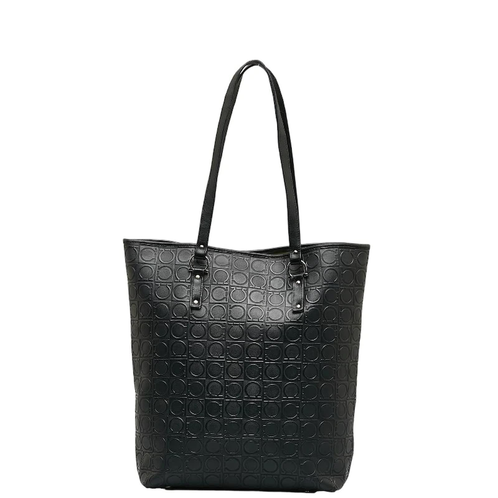 Salvatore Ferragamo Gancini Embossed Leather Tote Bag AU-21 4909 Black  Pony-style calfskin ref.1164026 - Joli Closet