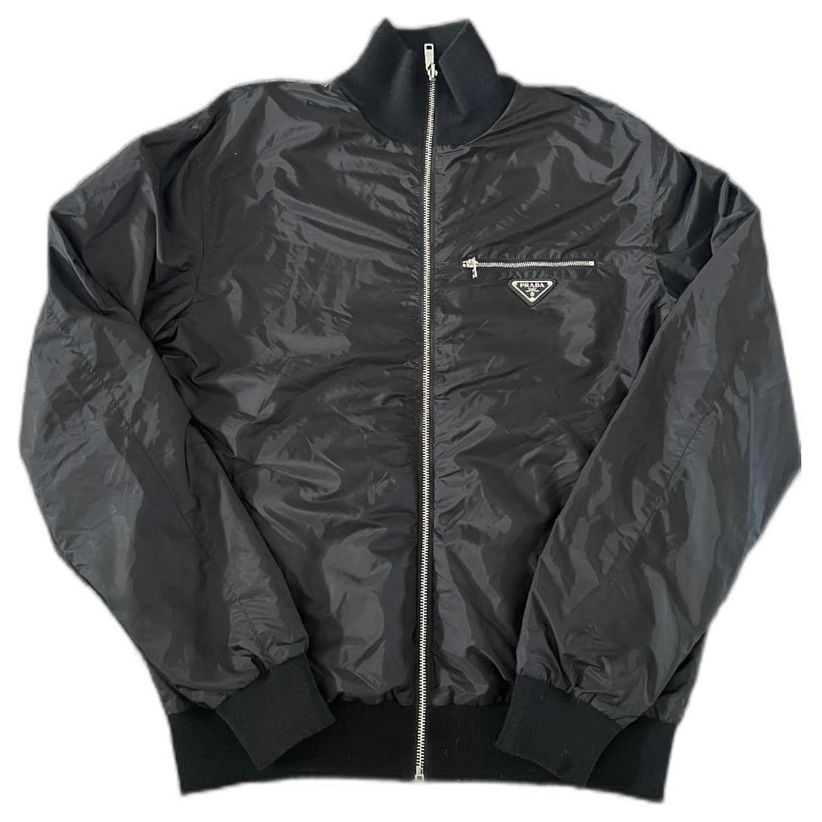 Prada Wendejacke aus Nylonwolle Schwarz Joli Closet