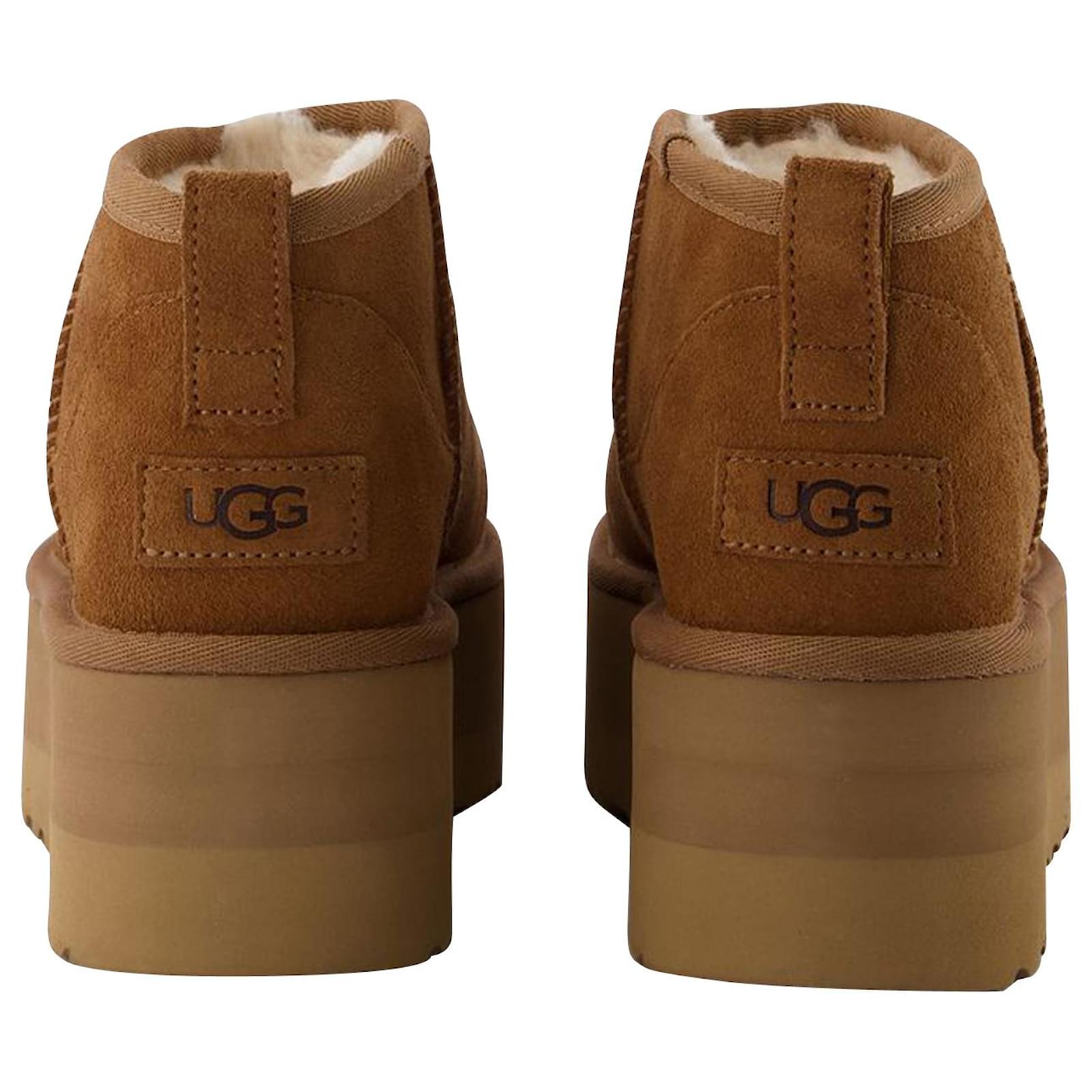 Ugg Classic Maxi Mini pour femme en peau de mouton marron Cuir ref