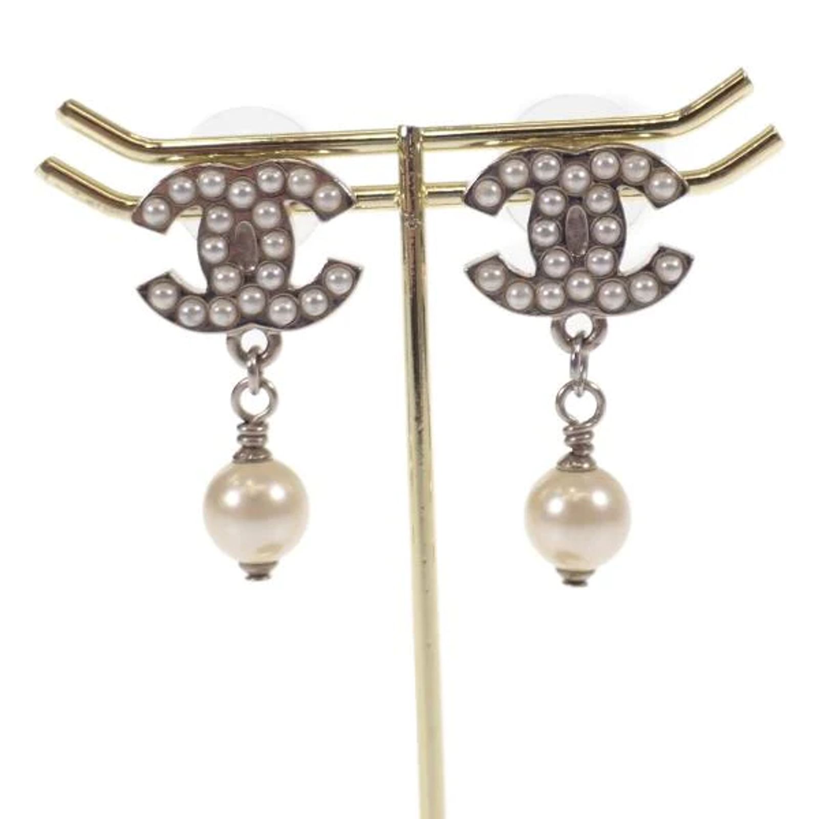 Chanel CC Crystal Faux Pearl Drop Earrings Silvery Silver Metal ref ...
