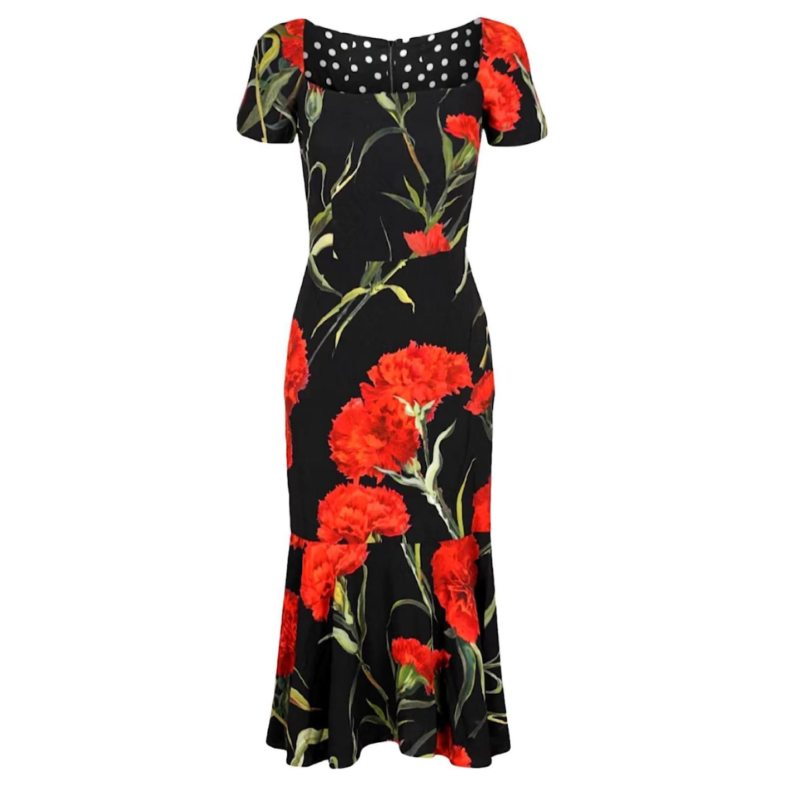 Sfilata Abito Pizzo Rosso Dolce E Gabbana Abito Longuette A Tubino